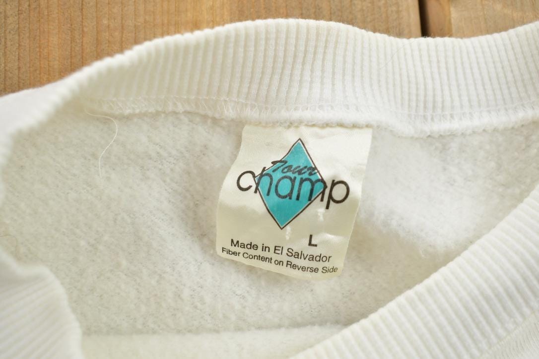 Vintage 1990s Alaska Graphic Sweatshirt Men's Large from propervintagecanada