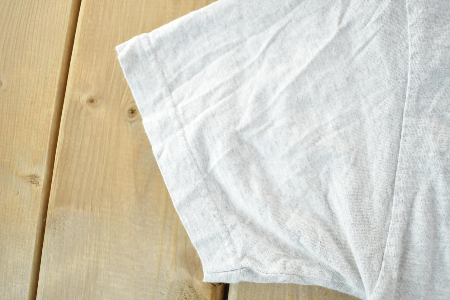 Vintage 1990s Alaska Outdoors T-Shirt Men's XL from propervintagecanada