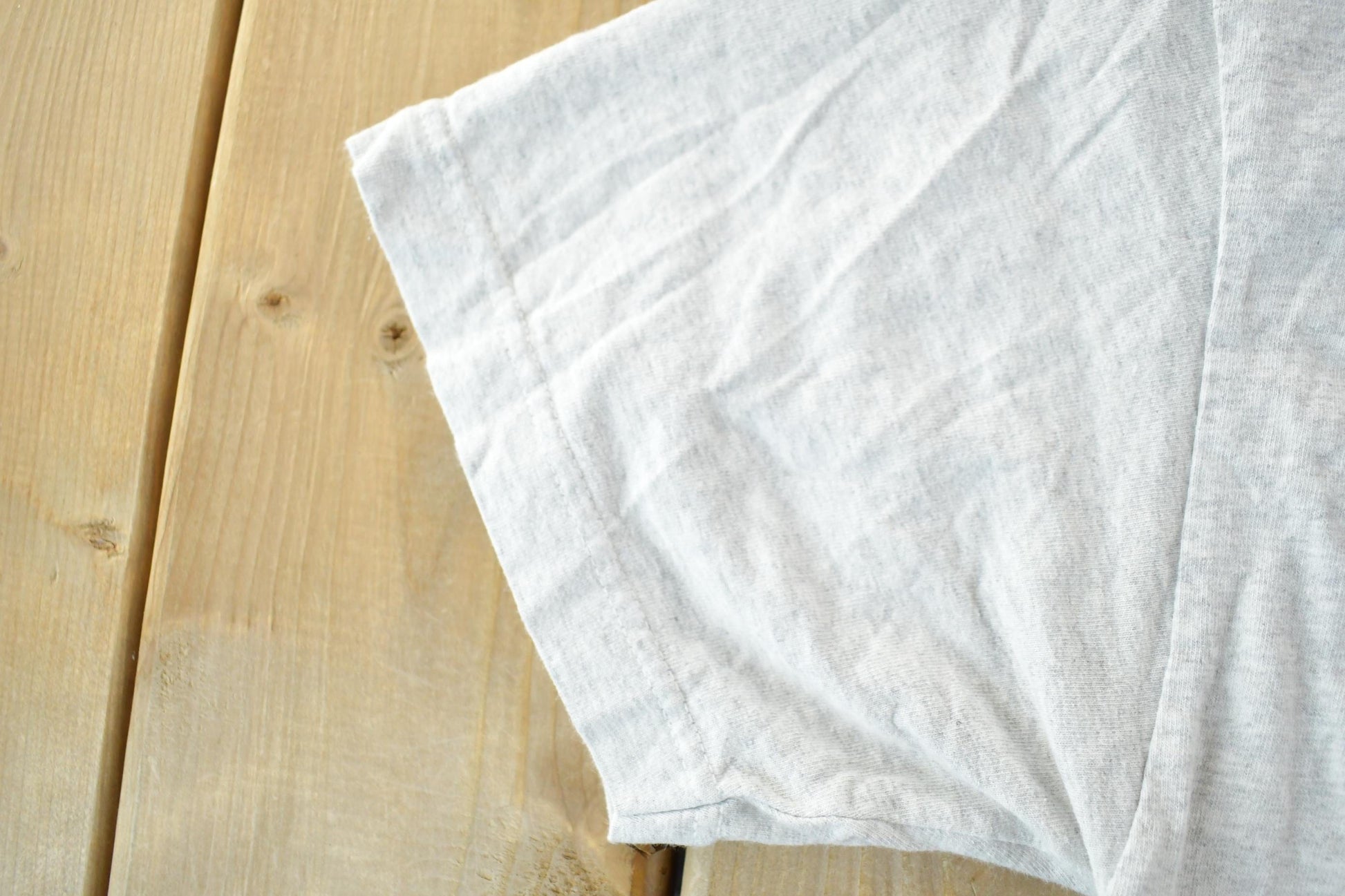 Vintage 1990s Alaska Outdoors T-Shirt Men's XL from propervintagecanada