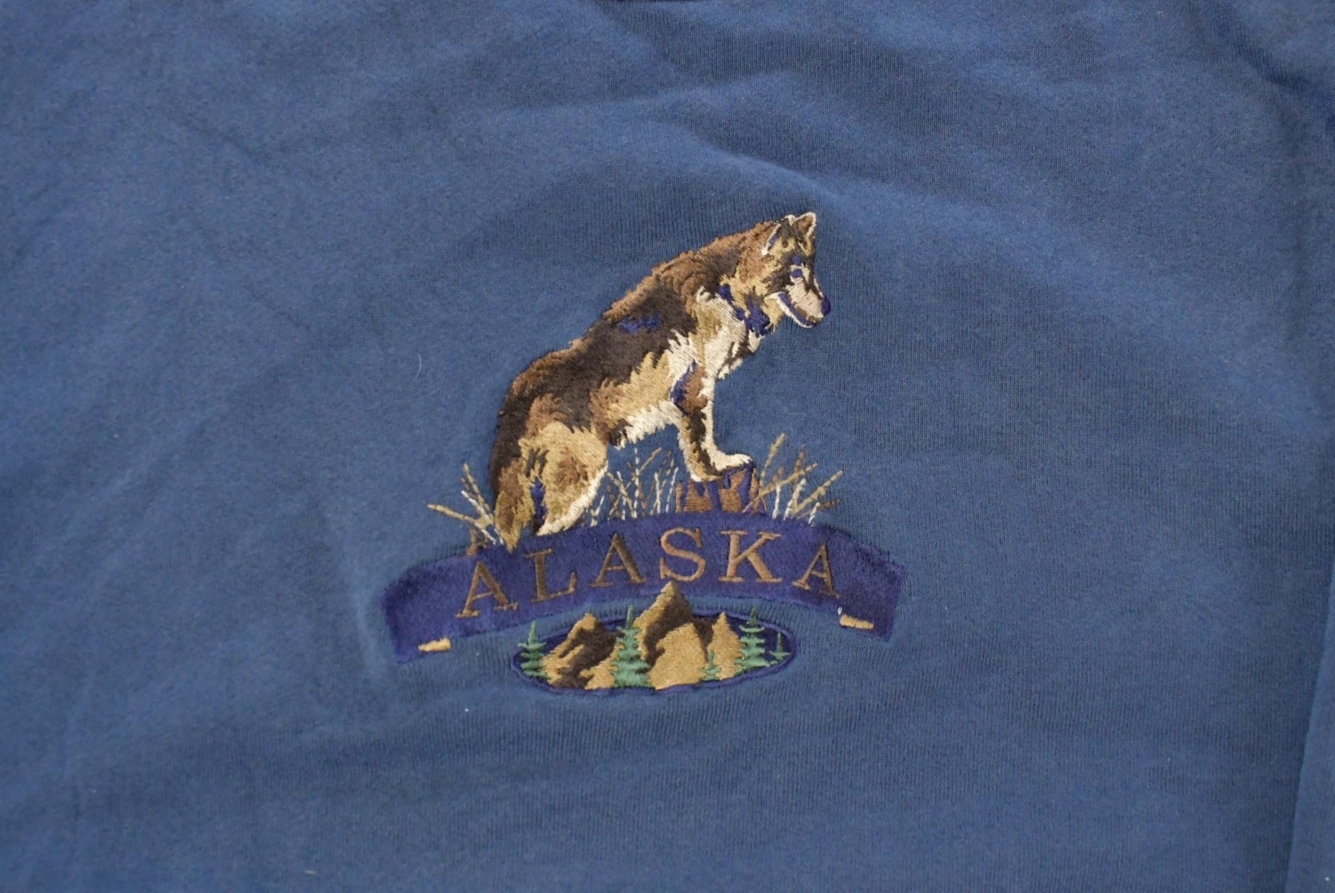 Vintage 1990s Alaska Wolf Graphic Sweatshirt Men's Large / Outdoors / Athleisure / Nature / Vintage Sweatshirt from propervintagecanada
