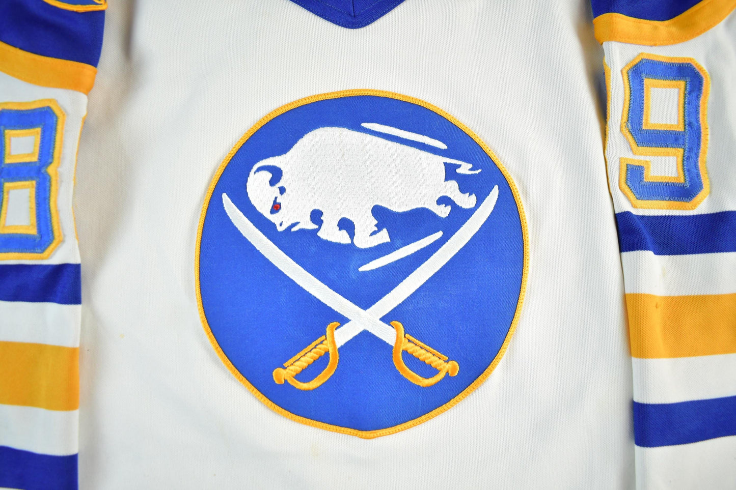 Vintage 1990s Alexander Mogilny Buffalo Sabres NHL CCM Maska Hockey Jersey Men's L from propervintagecanada