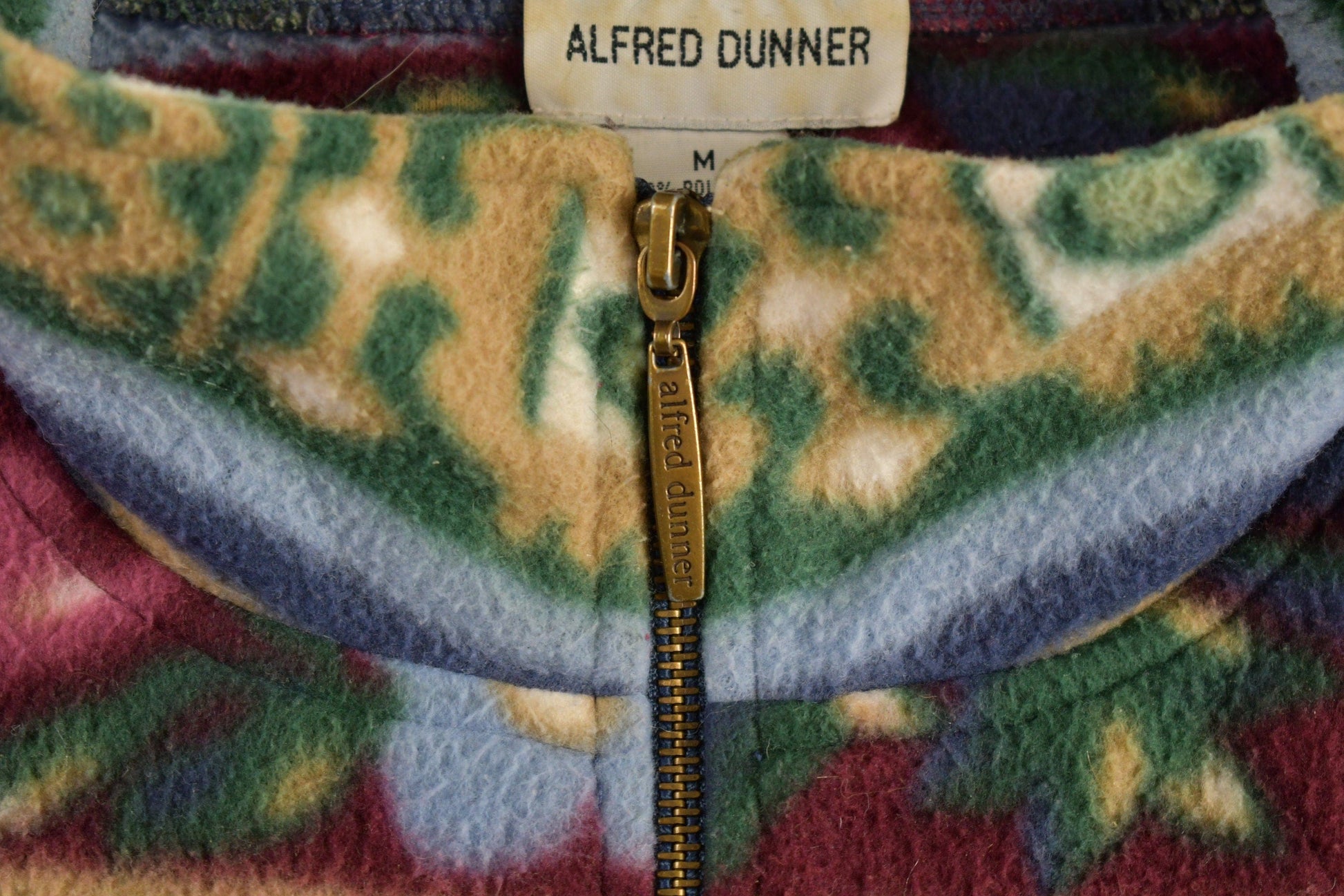 Vintage 1990s Alfred Dunner Abstract Floral Pattern Graphic Fleece Zip Up Sweater Men's Medium from propervintagecanada