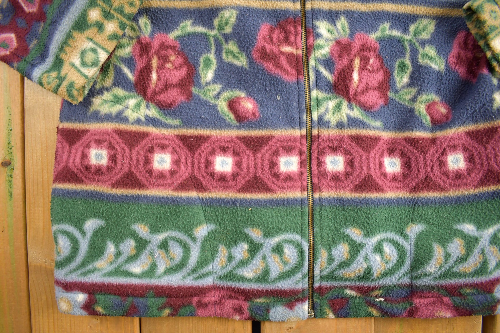 Vintage 1990s Alfred Dunner Abstract Floral Pattern Graphic Fleece Zip Up Sweater Men's Medium from propervintagecanada