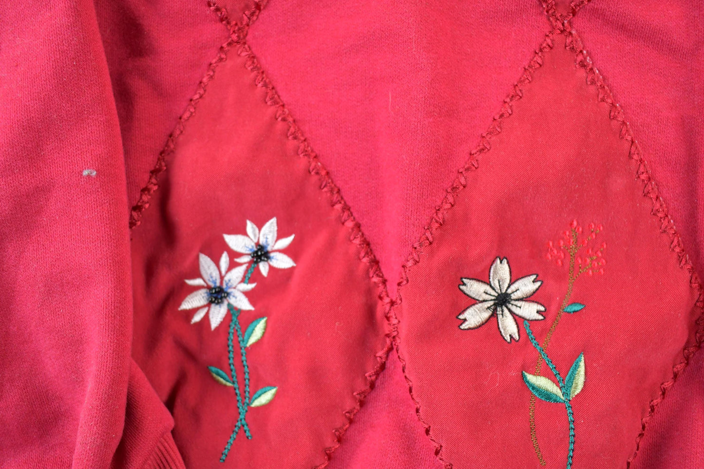 Vintage 1990s Alfred Dunner Bird And Flowers Outdoorsman Crewneck Sweatshirt Men's Medium from propervintagecanada