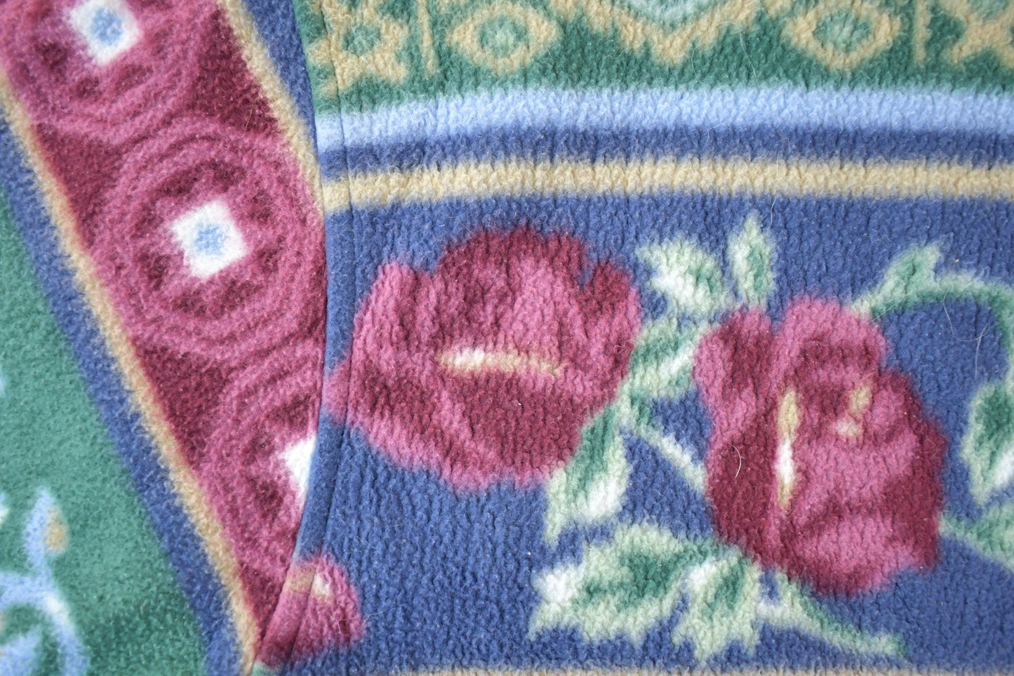 Vintage 1990s Alfred Dunner Fleece Sweater Men's Large from propervintagecanada