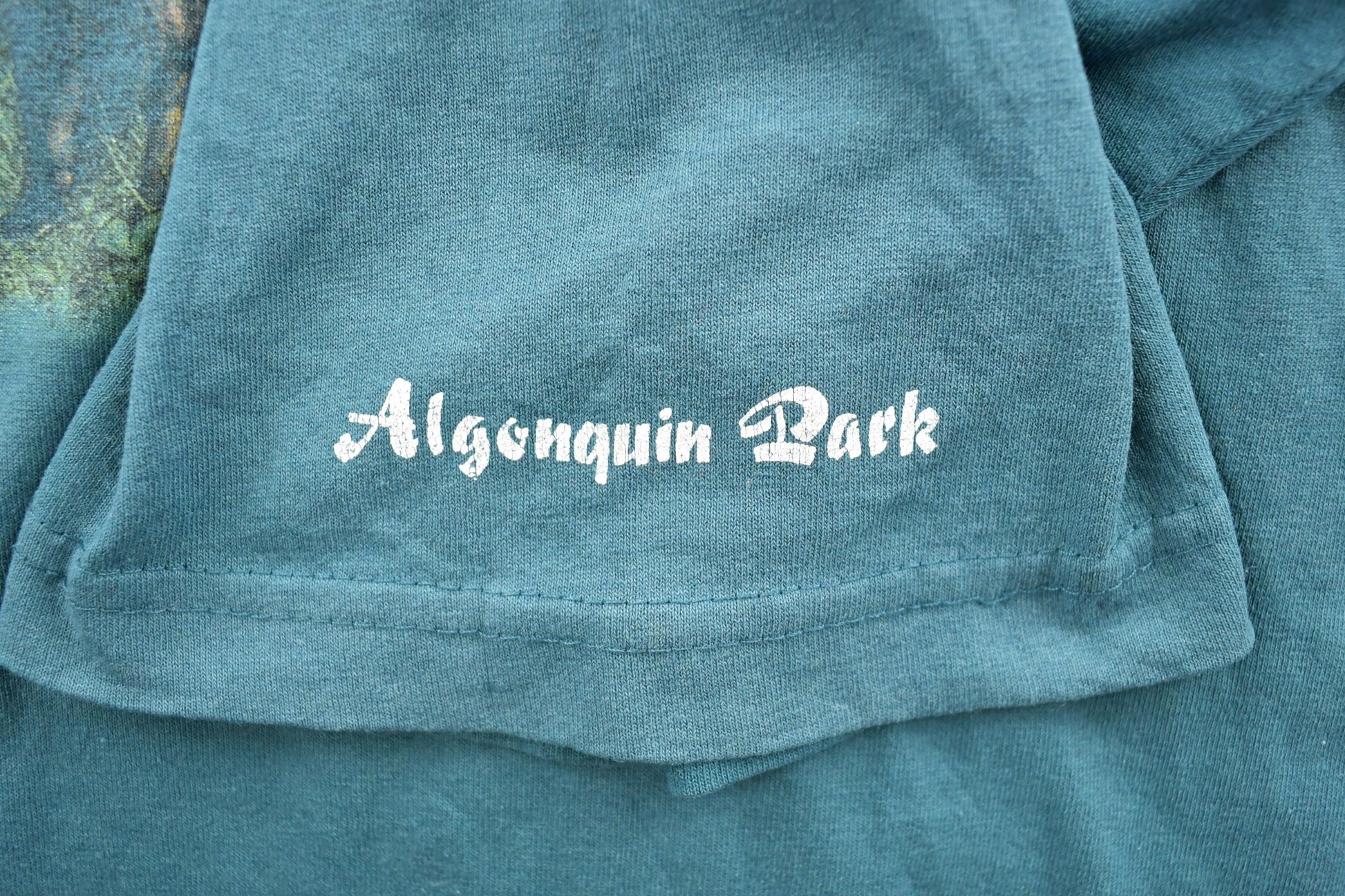 Vintage 1990s Algonquin Fox And Bear Theme Graphic T-Shirt Men's XL from propervintagecanada