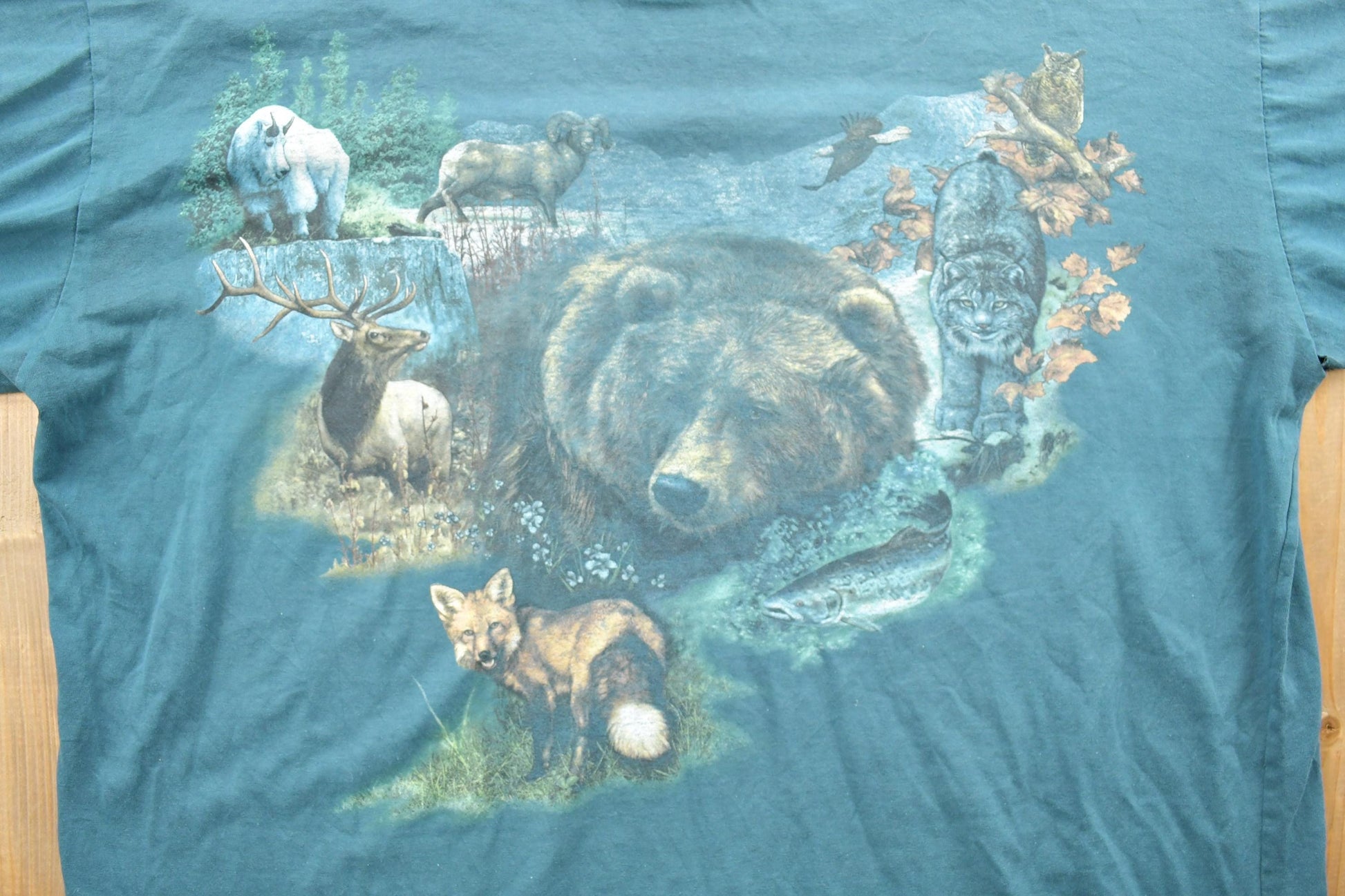 Vintage 1990s Algonquin Fox And Bear Theme Graphic T-Shirt Men's XL from propervintagecanada