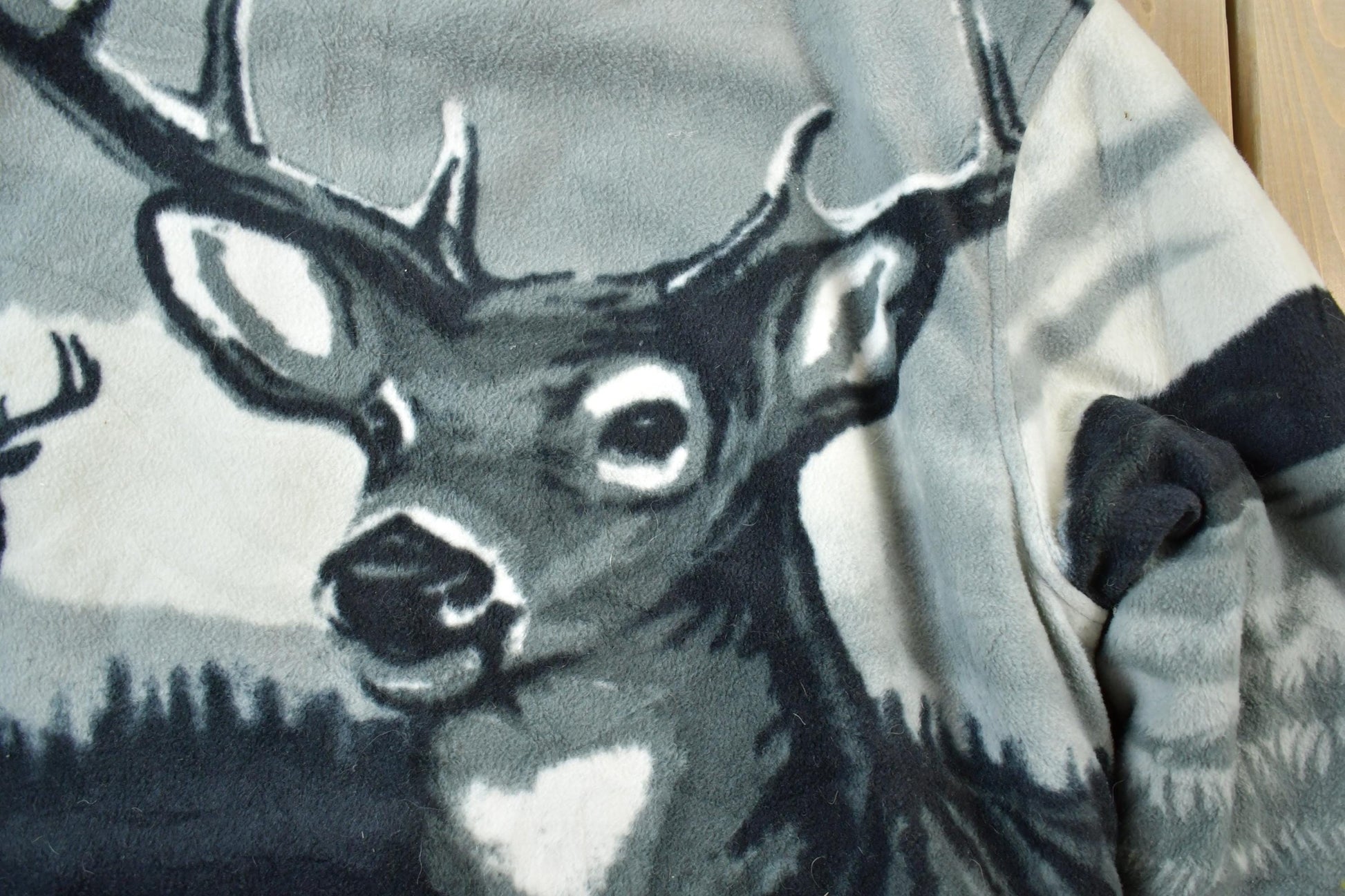 Vintage 1990s All Over Print Big Buck Deer Fleece Sweater Men's 2XL from propervintagecanada