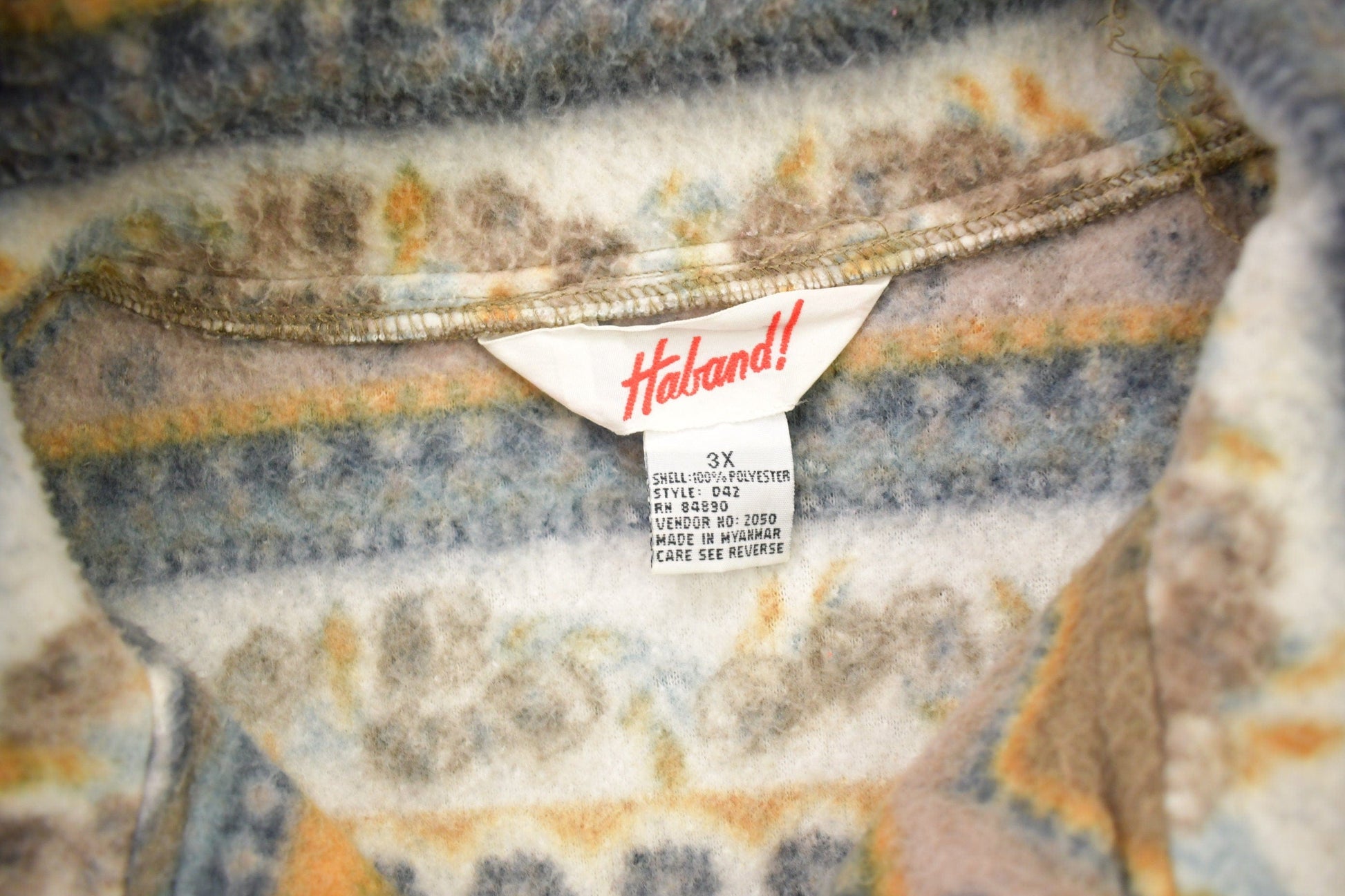 Vintage 1990s All Over Print Fleece Sweater Men's 3XL from propervintagecanada