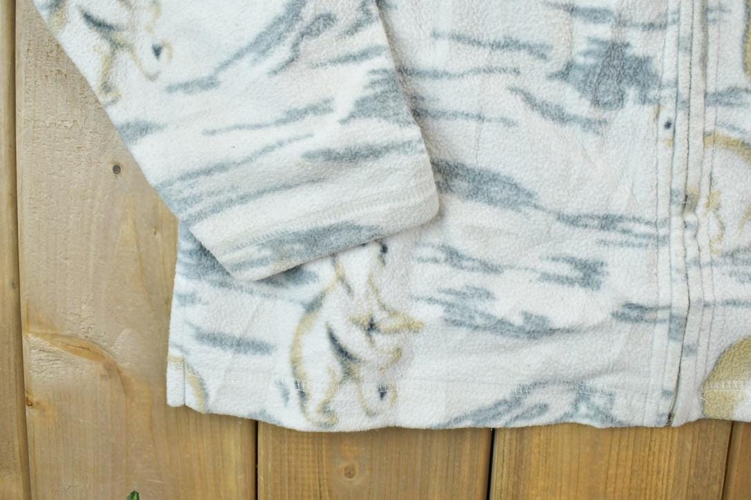 Vintage 1990s All Over Print Holiday Lodge Polar Bear Family Print Full Zip Fleece Sweater Men's XL from propervintagecanada