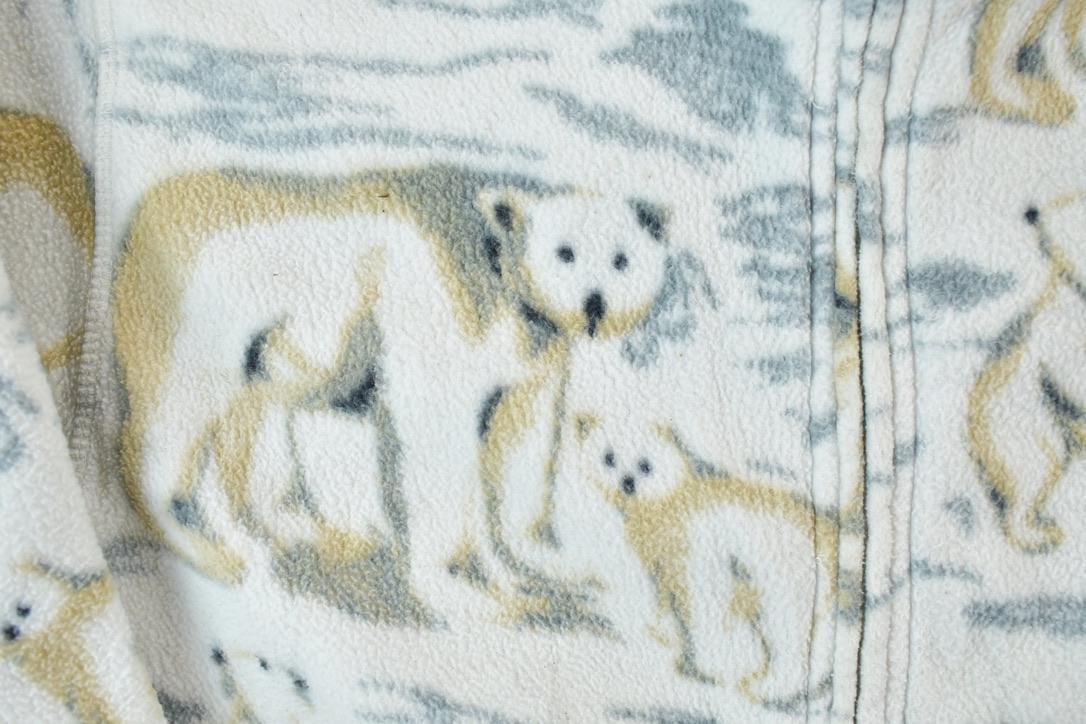 Vintage 1990s All Over Print Holiday Lodge Polar Bear Family Print Full Zip Fleece Sweater Men's XL from propervintagecanada