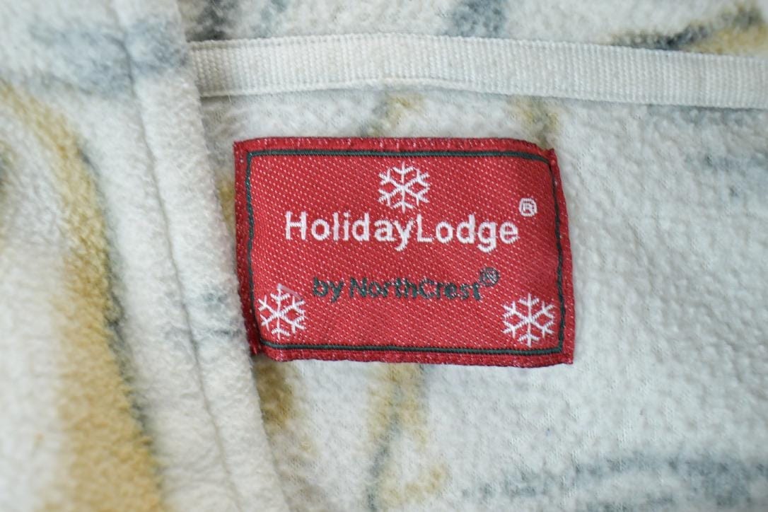 Vintage 1990s All Over Print Holiday Lodge Polar Bear Family Print Full Zip Fleece Sweater Men's XL from propervintagecanada