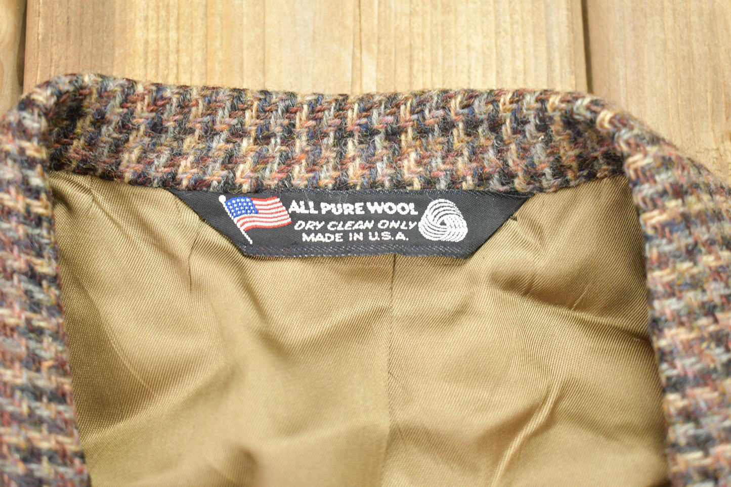 Vintage 1990s All Pure Wool 100% Wool Blazer Jacket Men's Medium from propervintagecanada