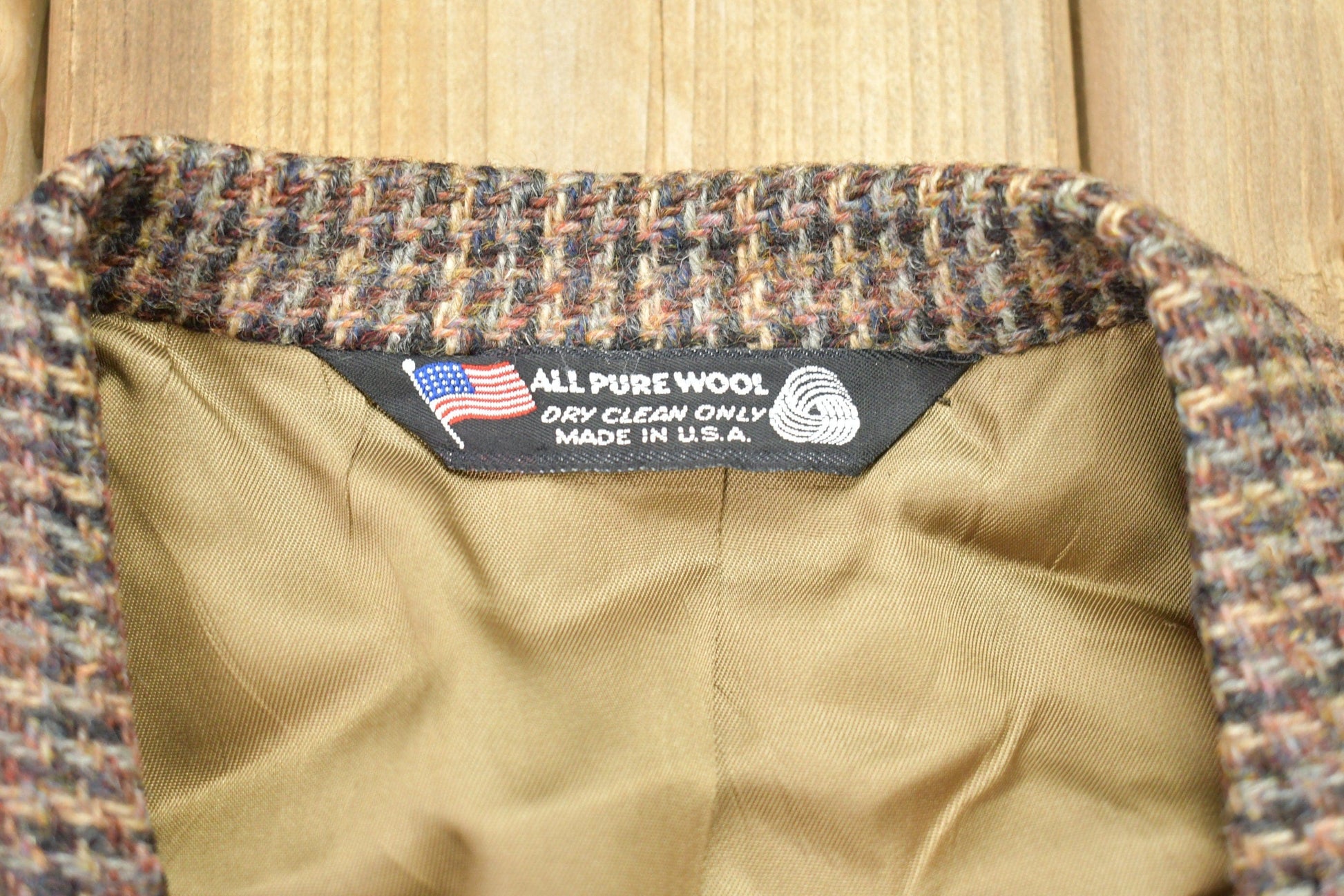 Vintage 1990s All Pure Wool 100% Wool Blazer Jacket Men's Medium from propervintagecanada