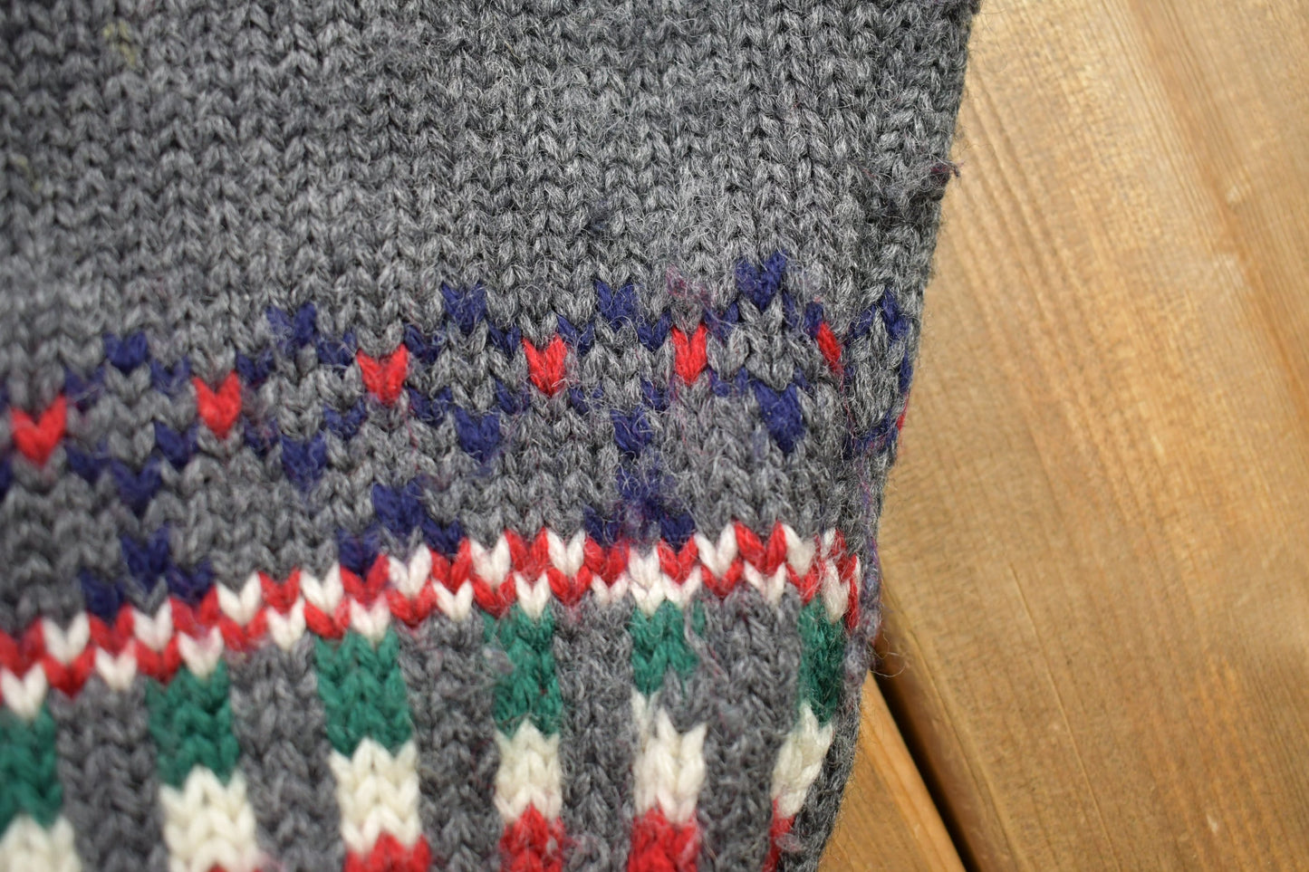 Vintage 1990s Allen Solly 100% Wool Knit Sweater Men's XL from propervintagecanada