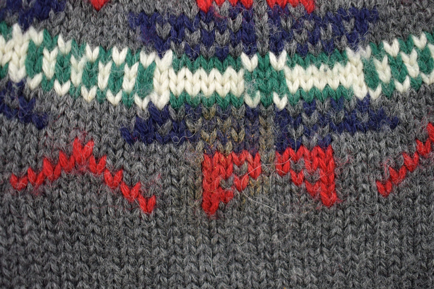 Vintage 1990s Allen Solly 100% Wool Knit Sweater Men's XL from propervintagecanada