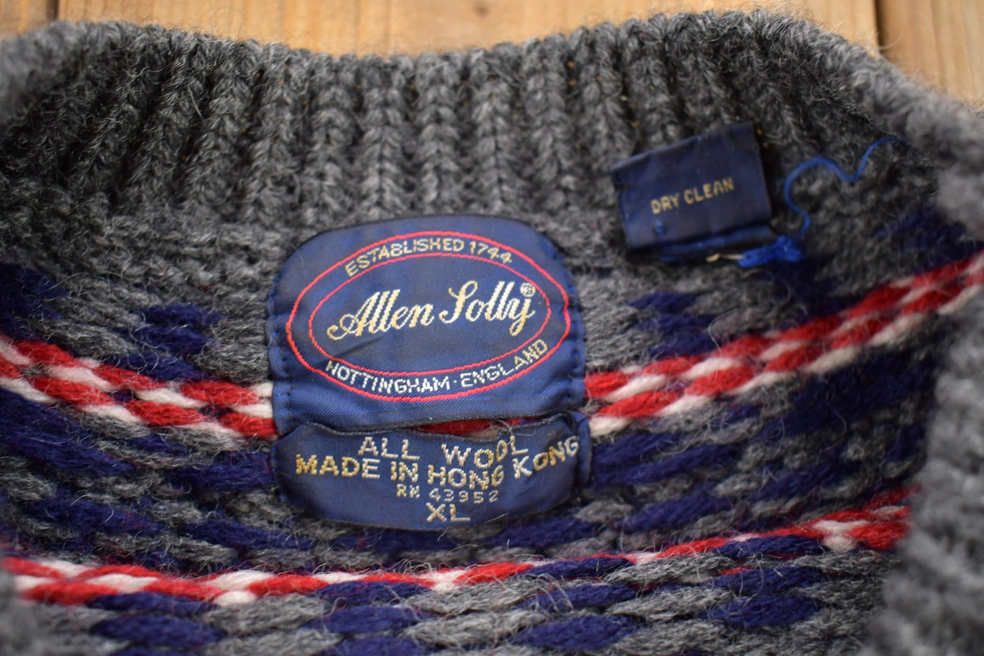 Vintage 1990s Allen Solly 100% Wool Knit Sweater Men's XL from propervintagecanada