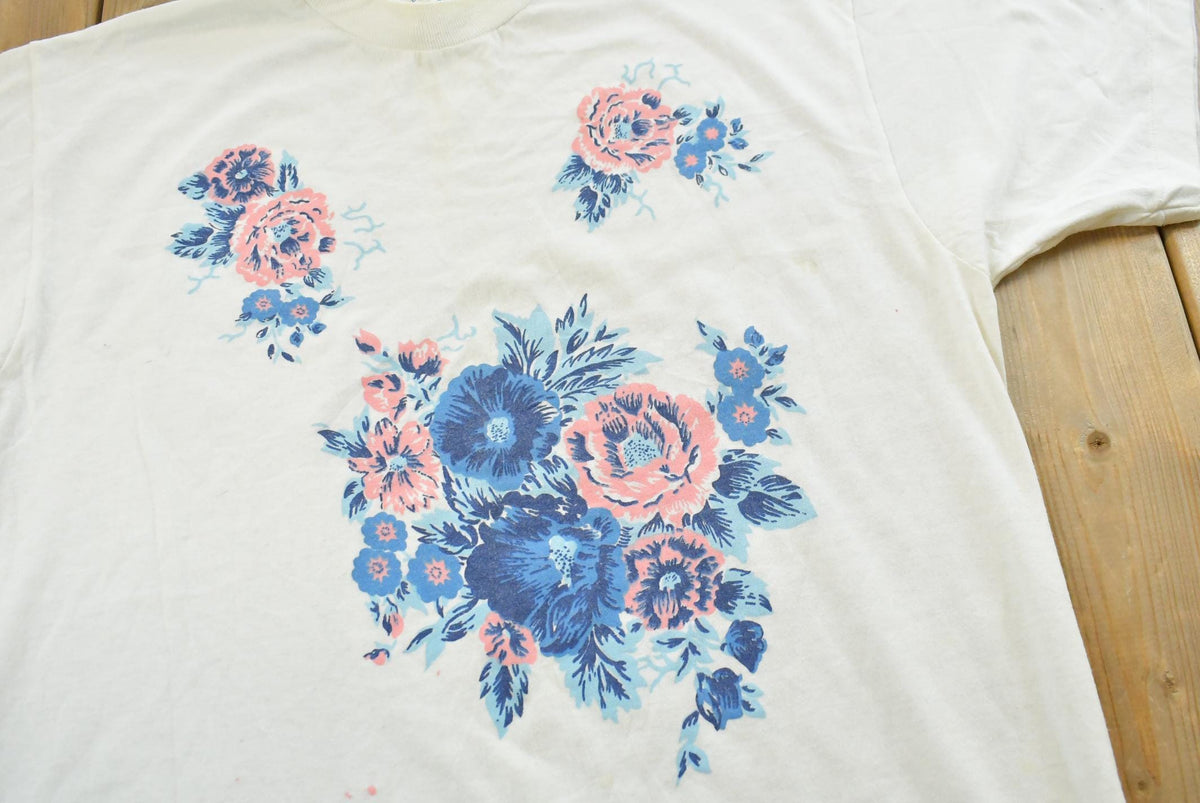 Vintage 1990s Alley Cats Floral Painted Graphic T-Shirt Mens M from propervintagecanada