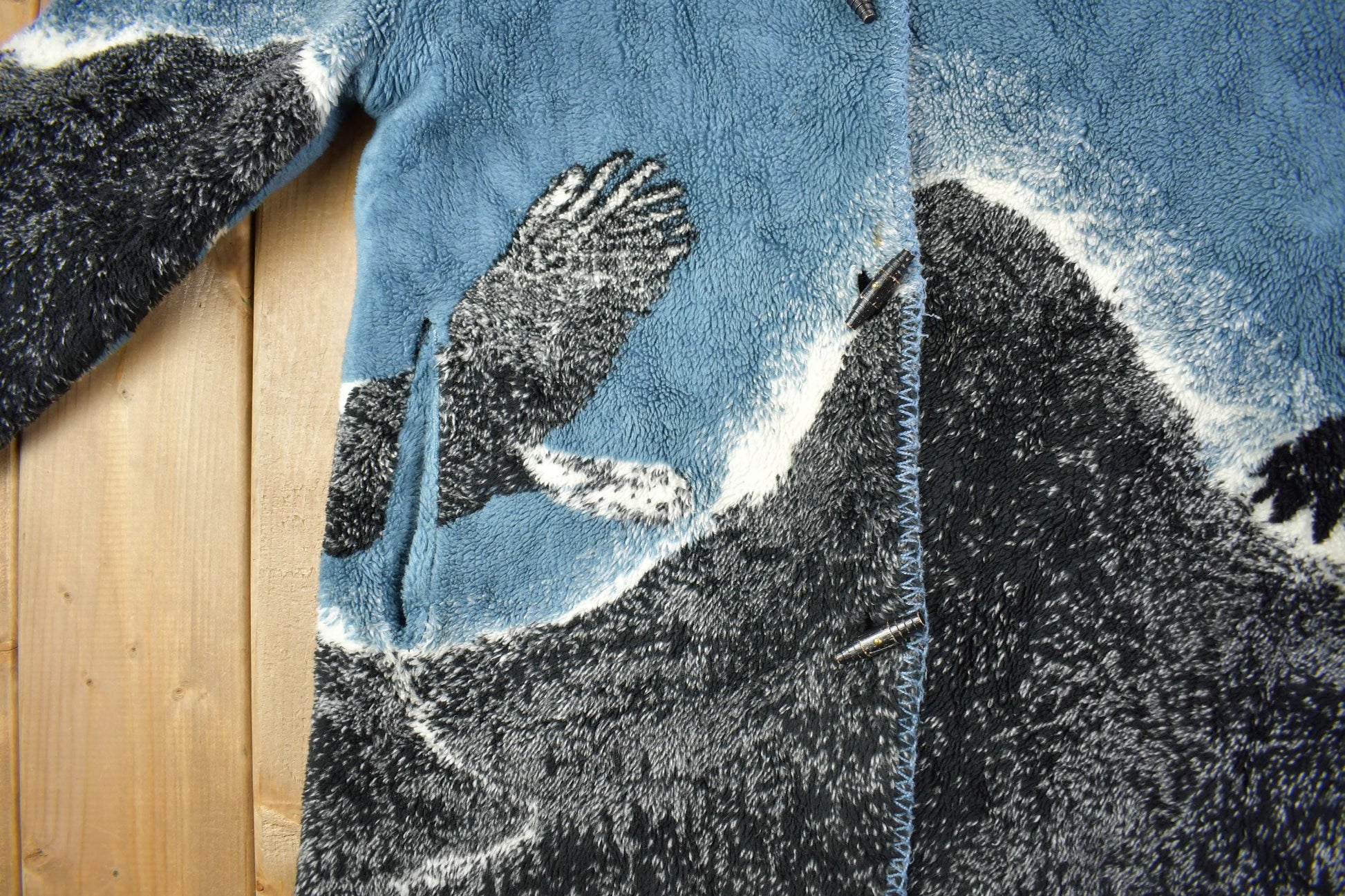Vintage 1990s American Bald Eagle Fleece Sweater Men's Medium from propervintagecanada