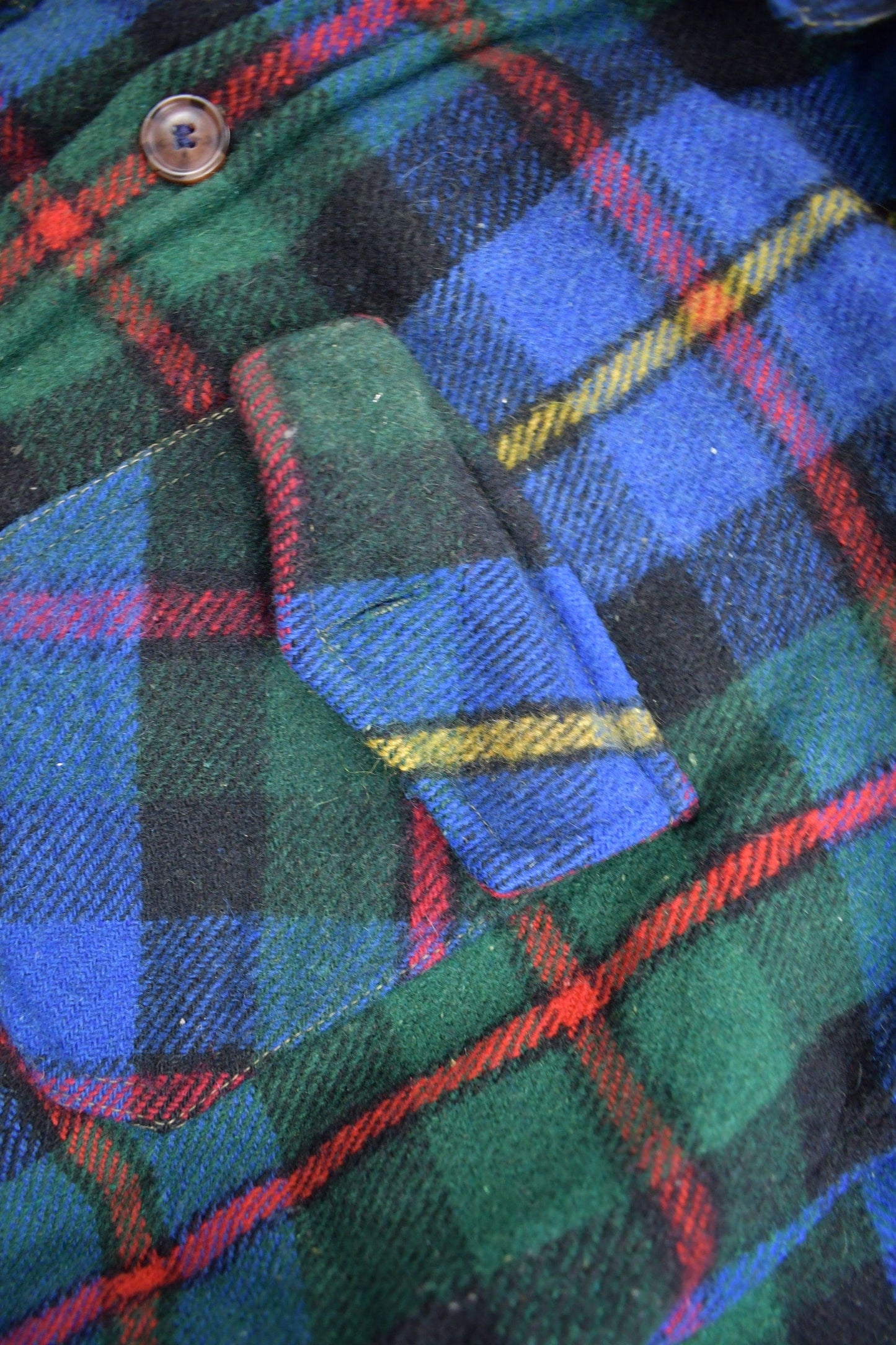 Vintage 1990s American Eagle Plaid Flannel Button Up Shirt Men's Large from propervintagecanada