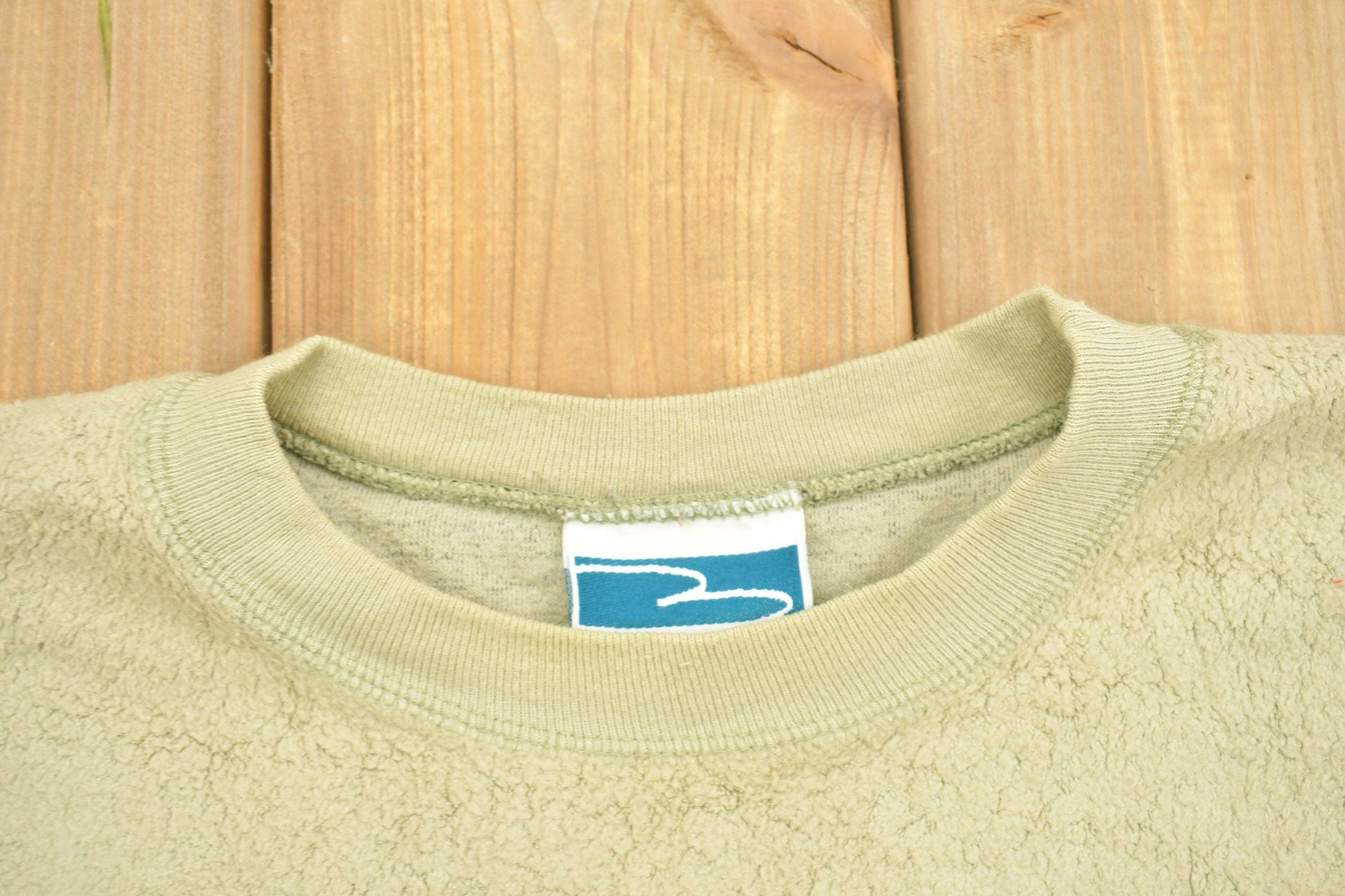 Vintage 1990s American Outdoors Deer Theme Crewneck Men's 3XL from propervintagecanada
