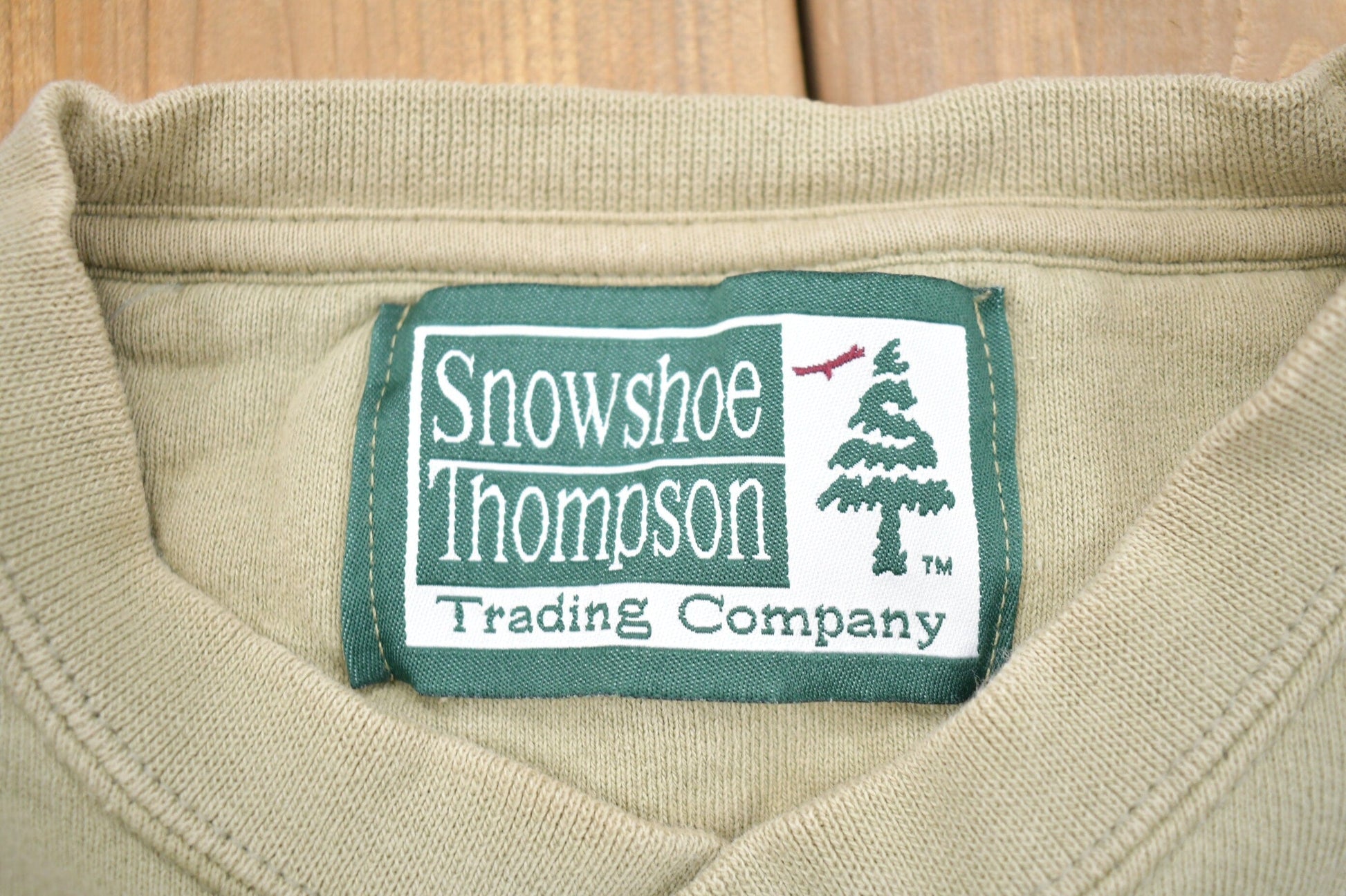 Vintage 1990s American Outdoors Eagle Crewneck Men's Medium from propervintagecanada