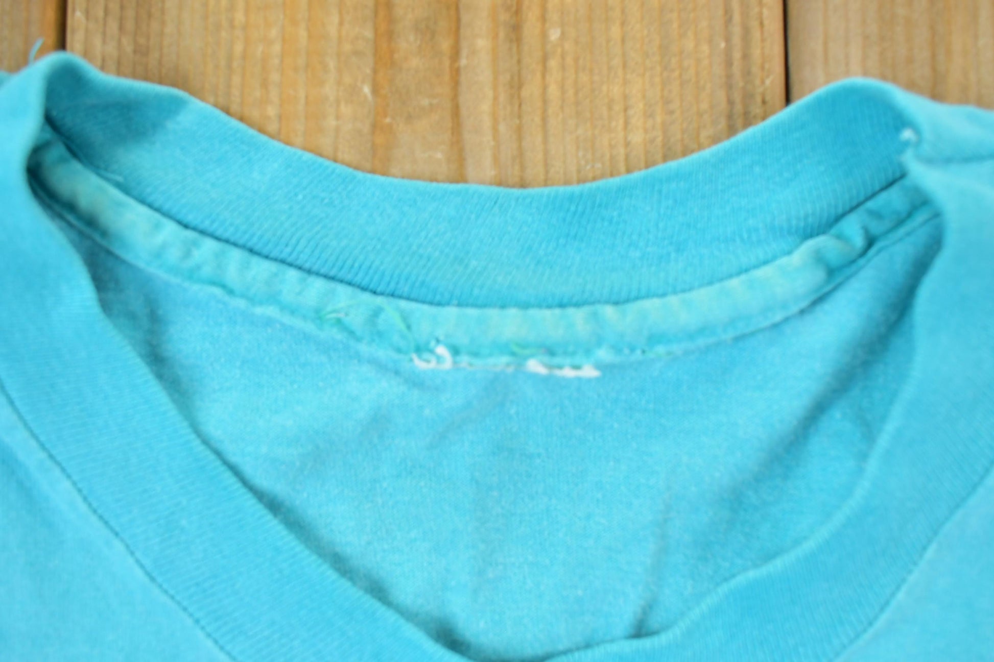 Vintage 1990s American Outfitters Deer Theme Graphic T-Shirt Men's L from propervintagecanada