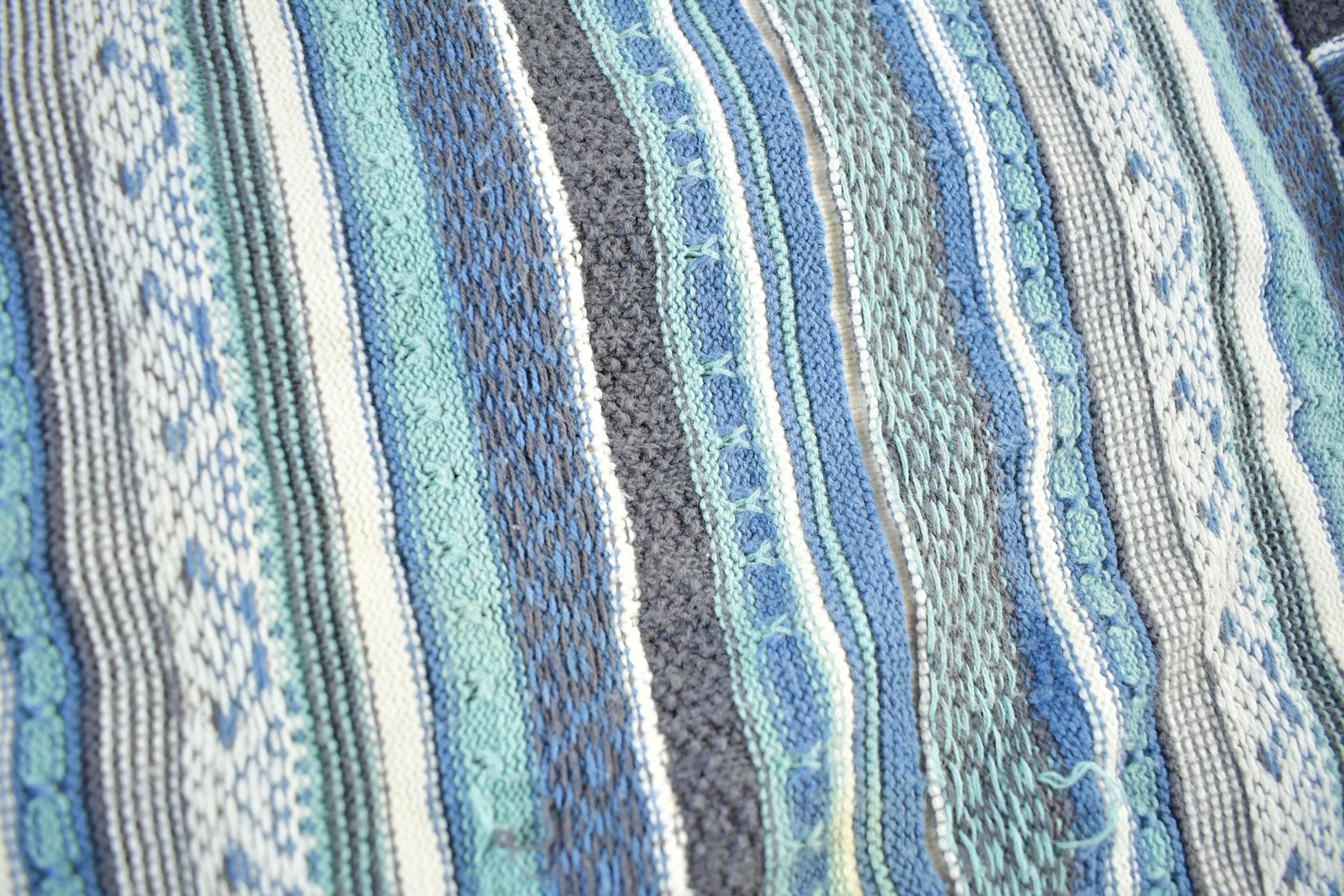 Vintage 1990s American Priority 3D Knit Sweater Mens Large Men's Medium from propervintagecanada