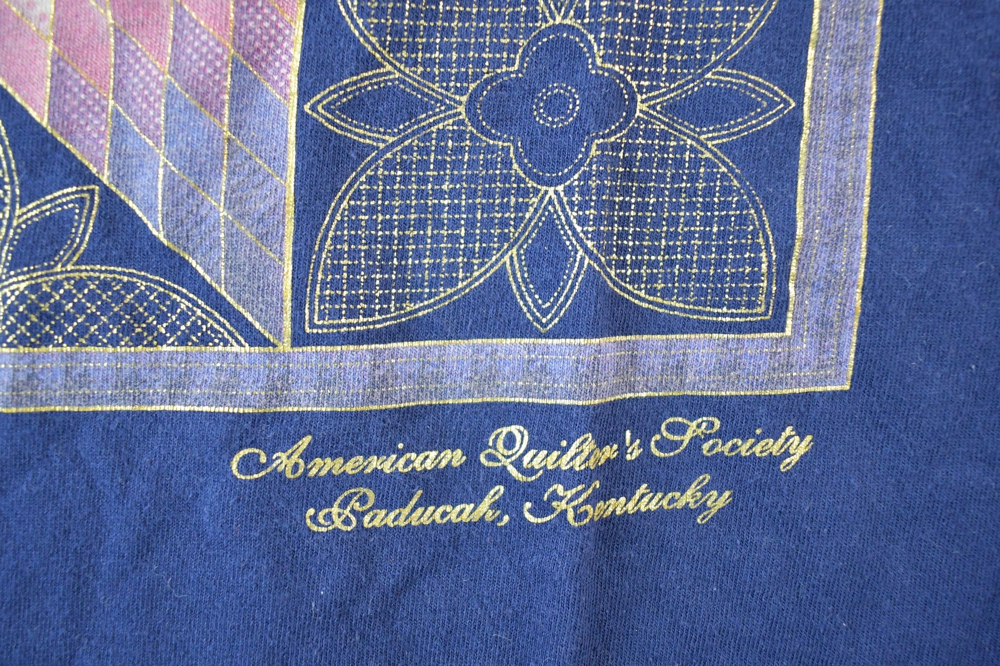 Vintage 1990s American Quilters Society Souvenir T-Shirt Women's M from propervintagecanada
