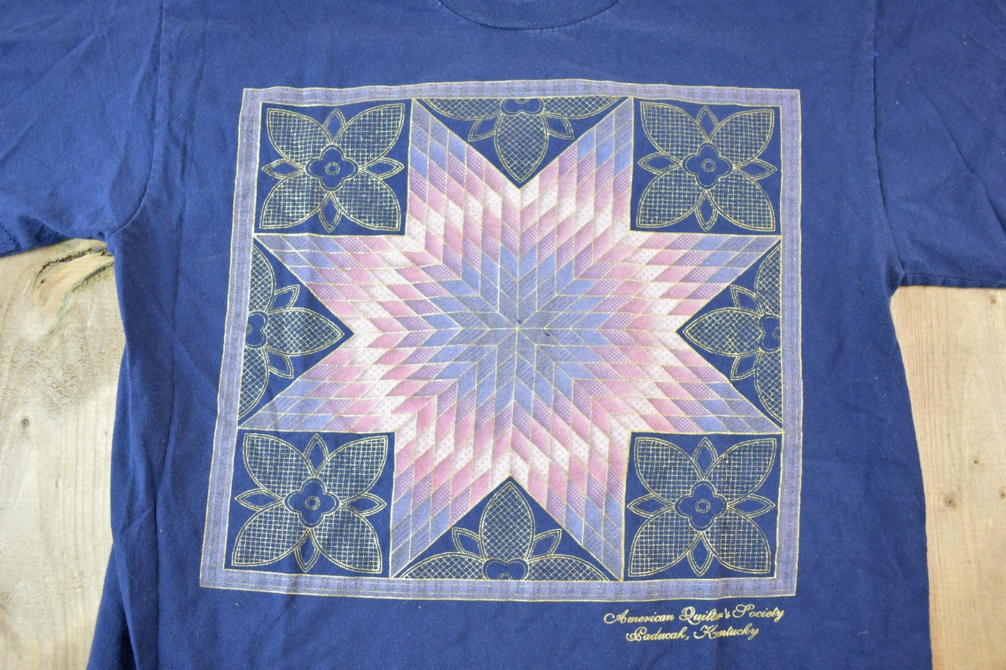 Vintage 1990s American Quilters Society Souvenir T-Shirt Women's M from propervintagecanada