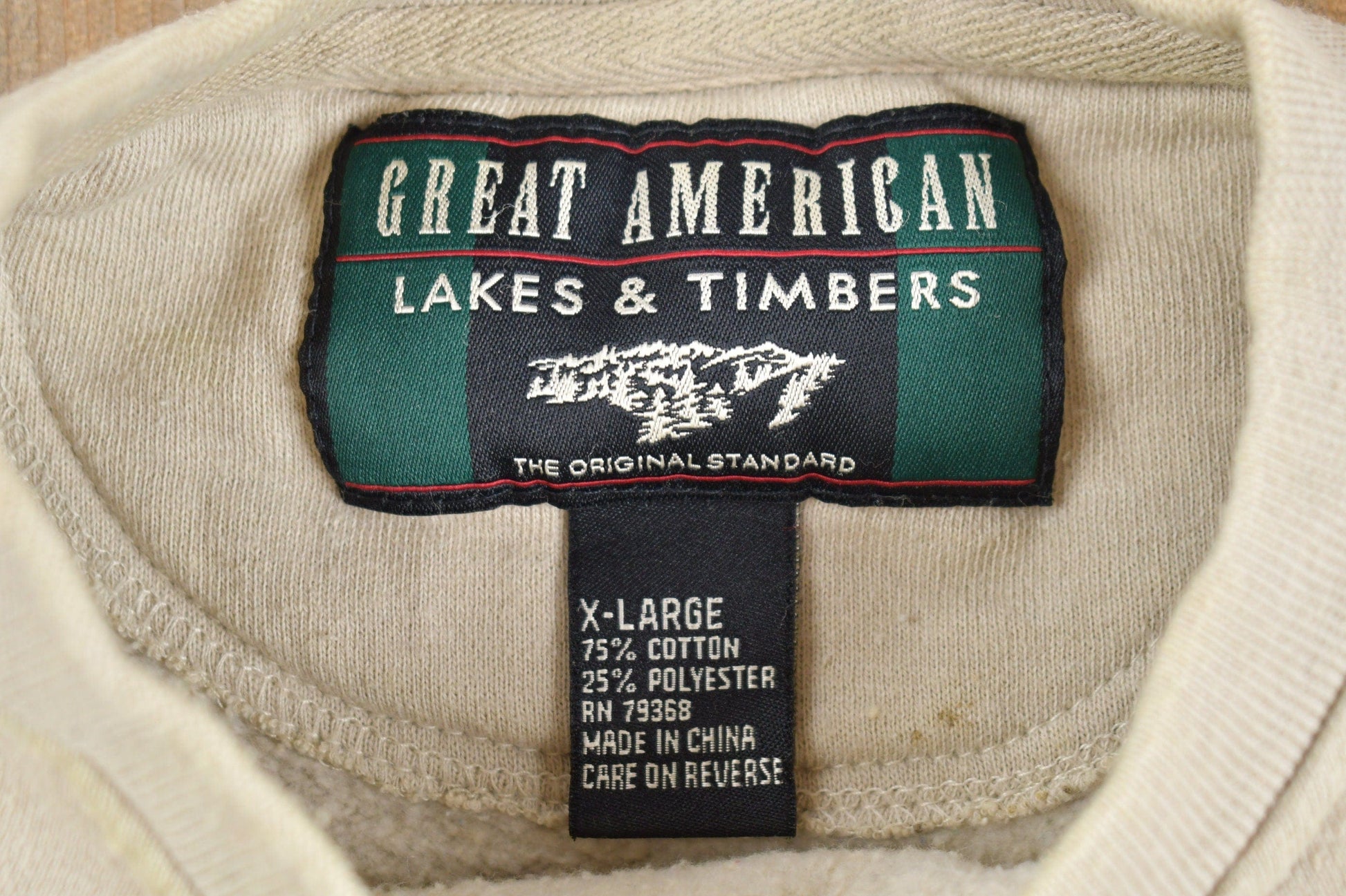 Vintage 1990s American Wilderness Bass Embroidered Crewneck Sweatshirt Men's XL from propervintagecanada