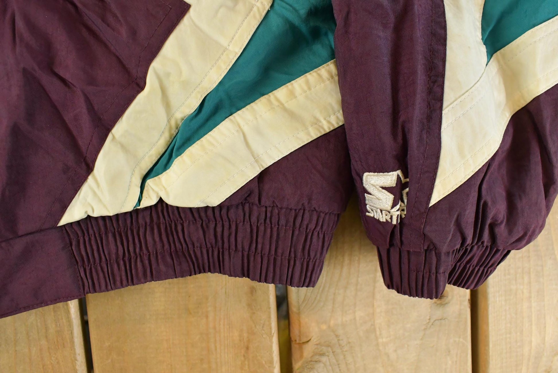 Vintage 1990s Anaheim Mighty Ducks NHL Starter Jacket Men's Large / Hockey / Athletic Sportswear / Streetwear / Insulated Jacket from propervintagecanada