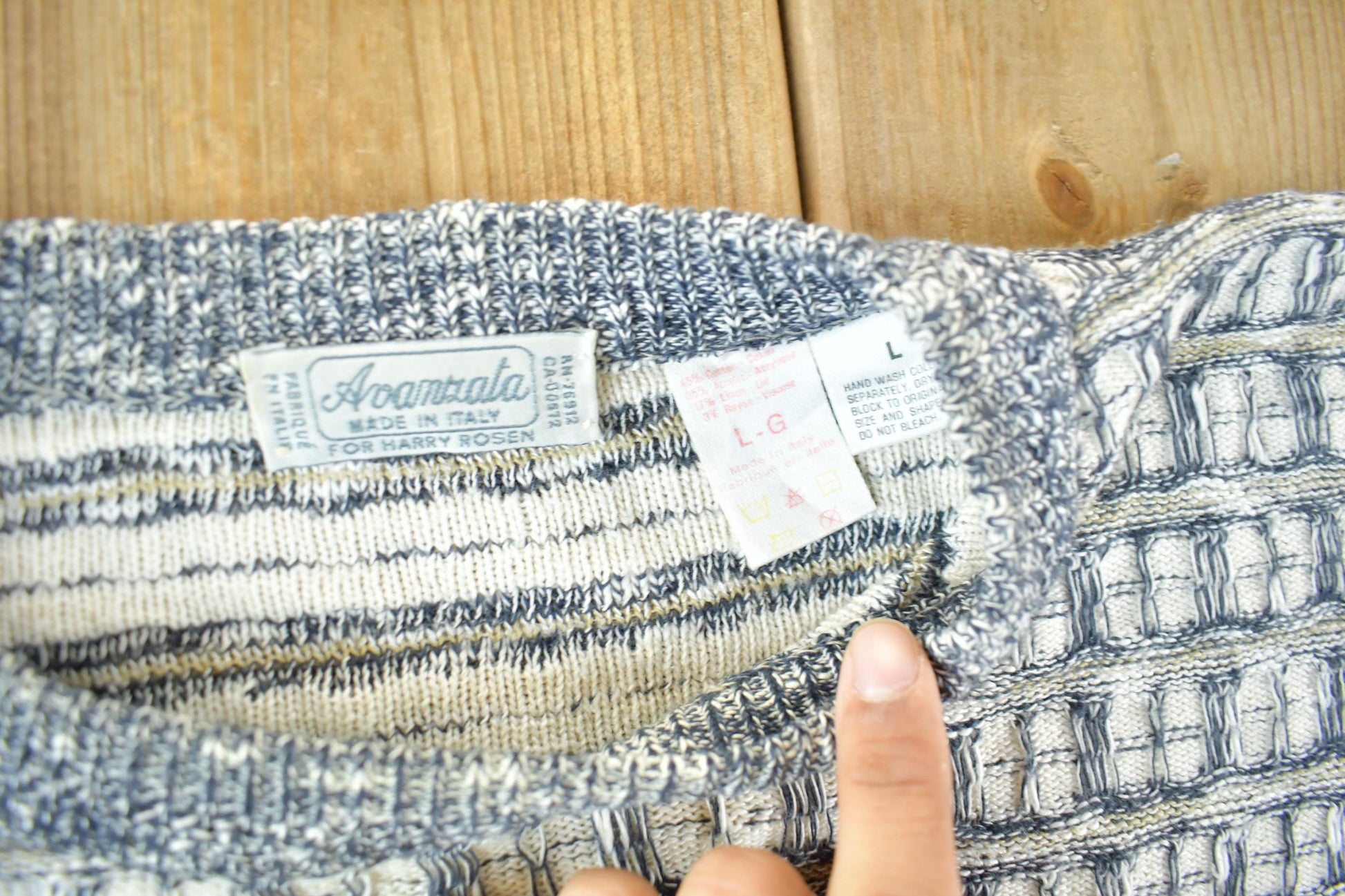 Vintage 1990s Aoamrata Harry Rosen Knit Crewneck Sweater Men's Large from propervintagecanada