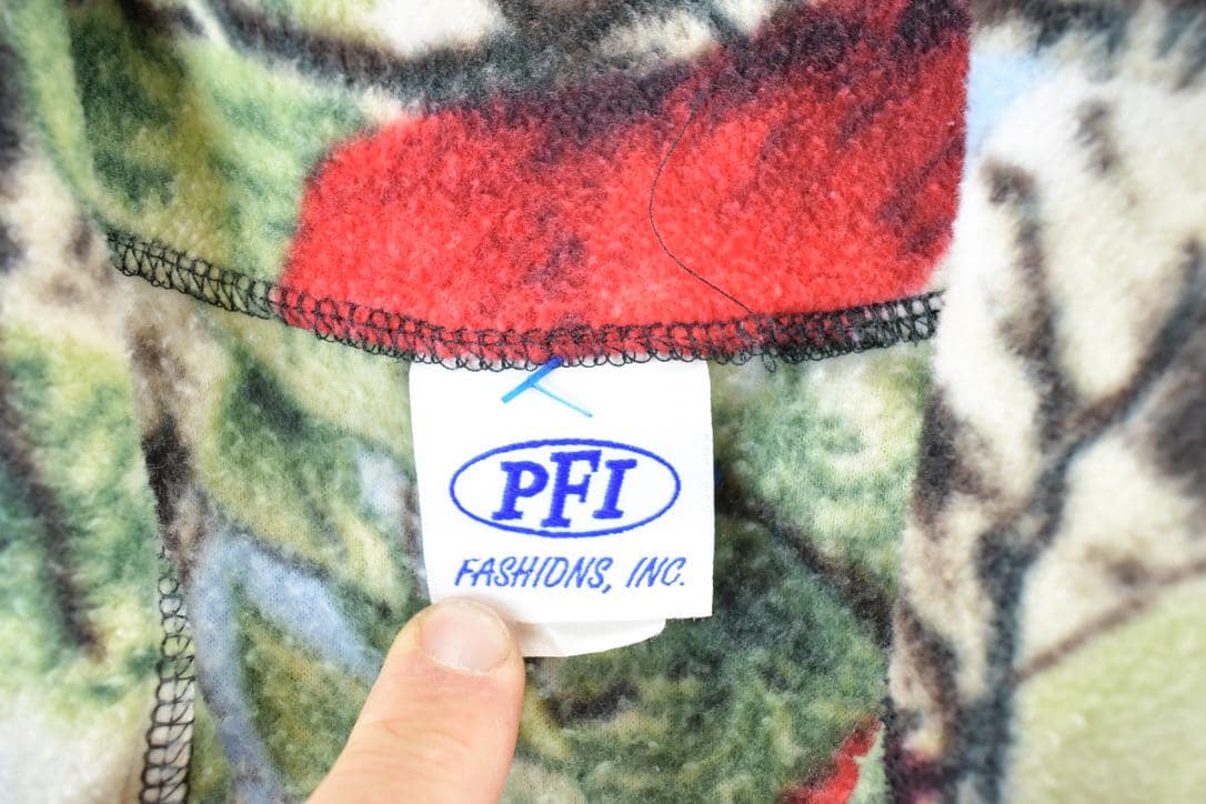 Vintage 1990s AOP Cardinal Fleece Outdoorsman Sweater Vest Womens XL from propervintagecanada