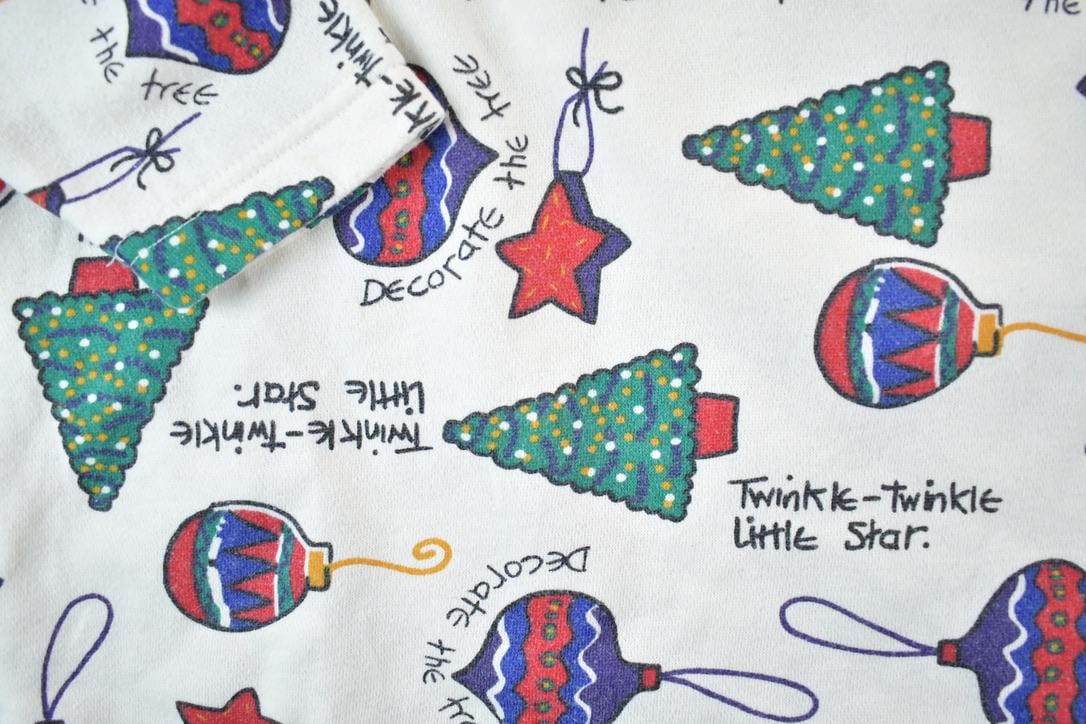 Vintage 1990s AOP Cute Christmas Crewneck Sweater Men's Large from propervintagecanada