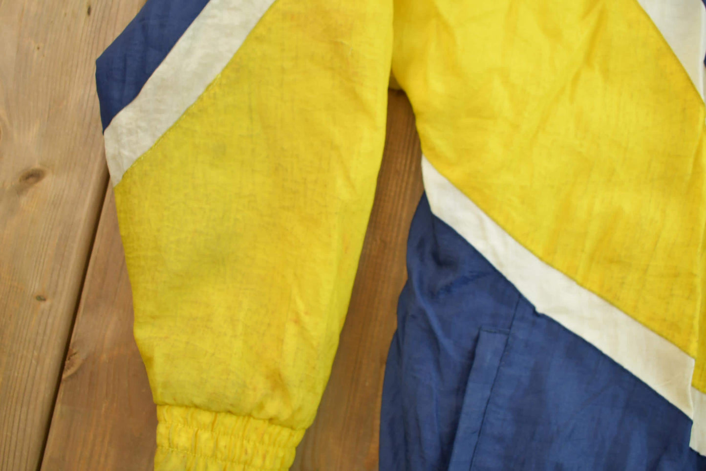 Vintage 1990s Apex One University of Notre Dame Fighting Irish Collegiate Puffer Jacket Men's Large from propervintagecanada