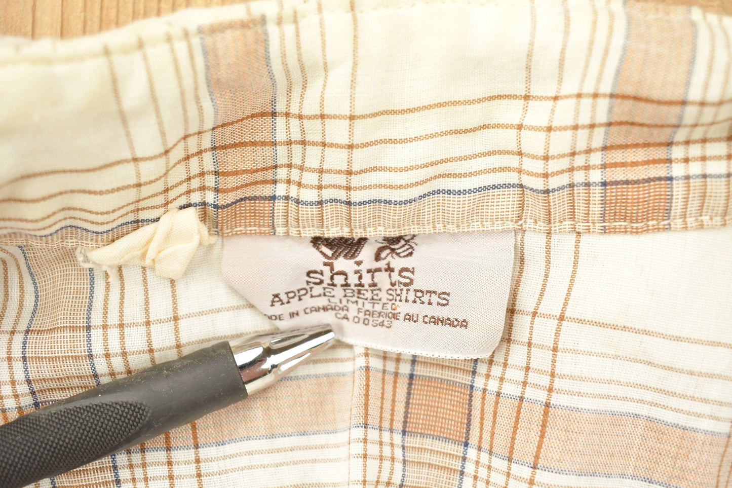 Vintage 1990s Apple Bee Plaid Western Flannel Button Up Shirt Men's M from propervintagecanada