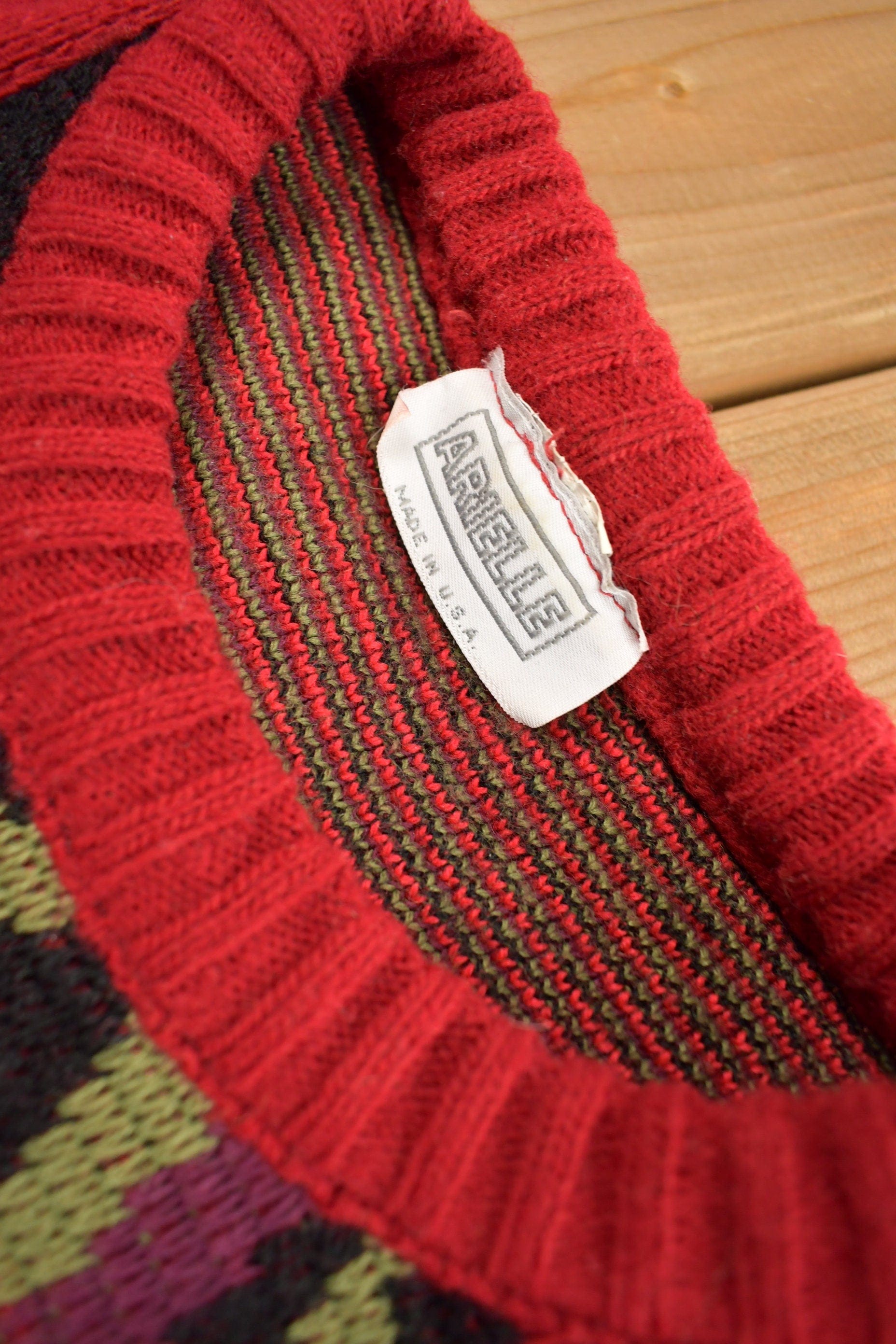 Vintage 1990s Arielle Abstract Rose Theme Knitted Crewneck Sweater Men's Medium from propervintagecanada