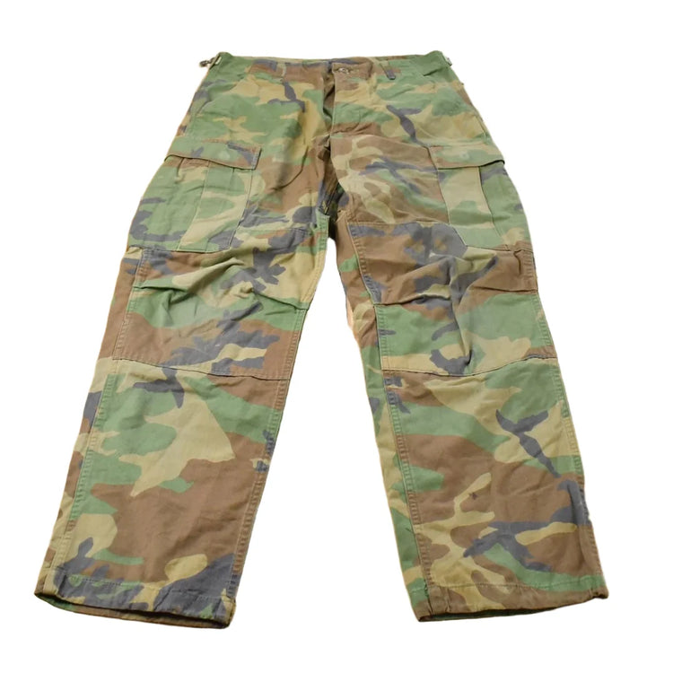 Vintage 1990s Army Woodland Camouflage Cargo Pants Men's Small from propervintagecanada