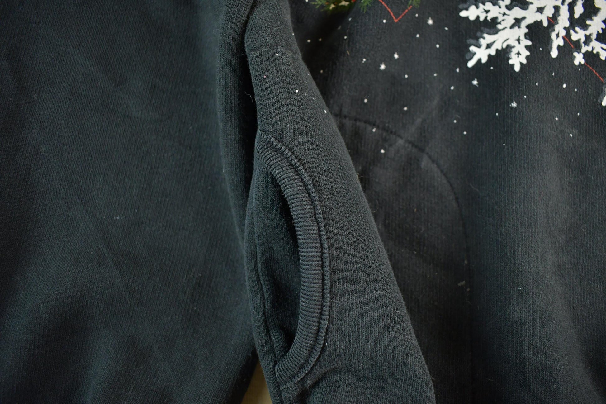 Vintage 1990s Art Unlimited Double Collar Henley Bird Graphic Sweatshirt Women's Large from propervintagecanada