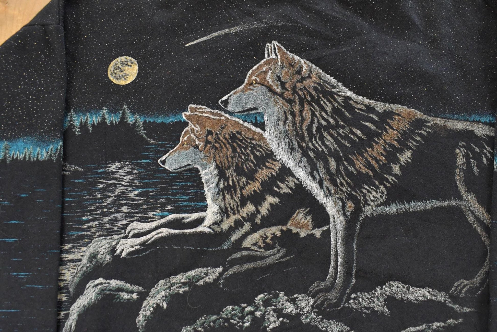 Vintage 1990s Artisans Wolf Graphic Henley Crewneck Sweatshirt Mens Large from propervintagecanada