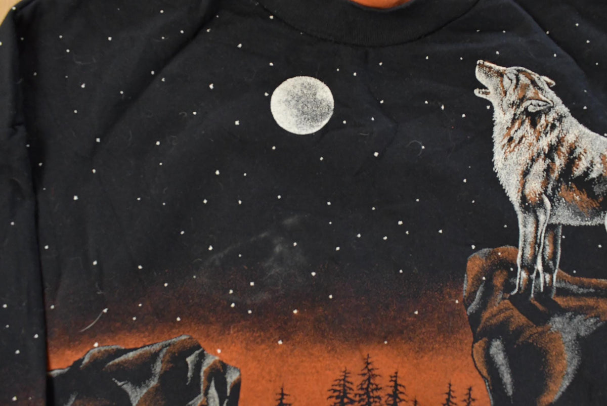 Vintage 1990s Artisans Wolf Graphic Print AOP Crewneck Sweatshirt Mens XL from propervintagecanada
