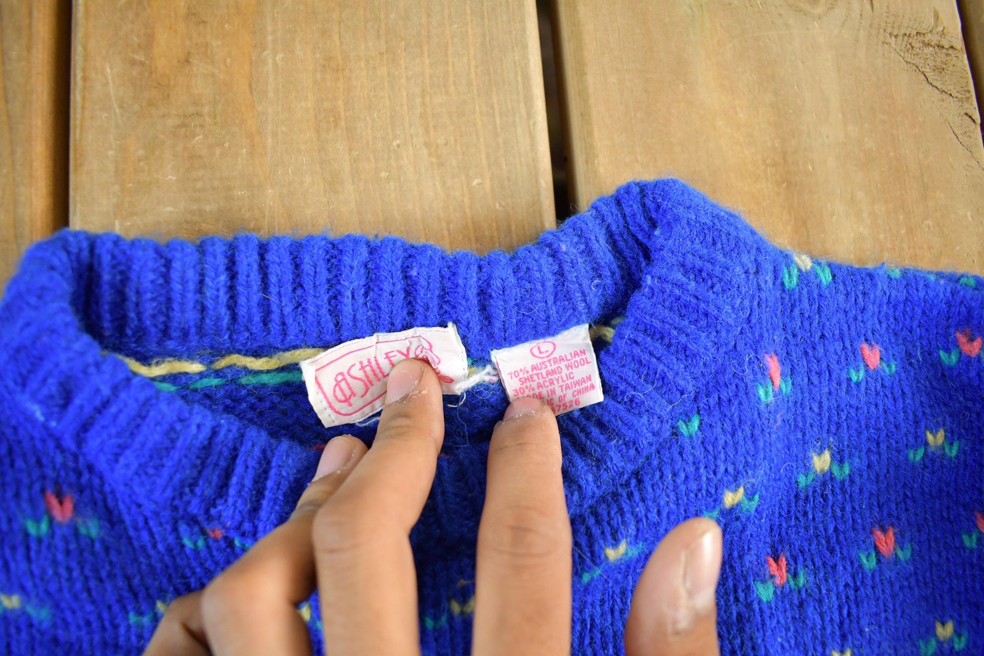 Vintage 1990s Ashley Wool Floral Knit Crewneck Sweater Women's S-M from propervintagecanada