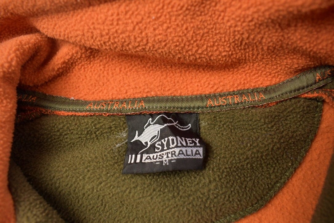 Vintage 1990s Australia Travel Fleece Sweater Men's Large from propervintagecanada