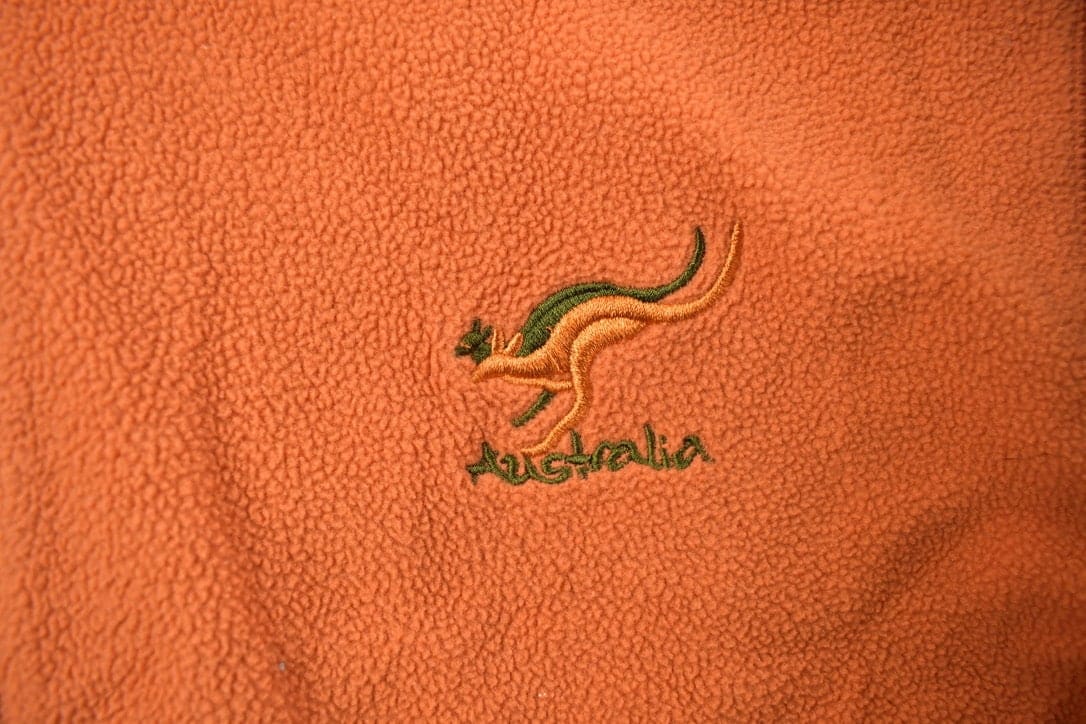 Vintage 1990s Australia Travel Fleece Sweater Men's Large from propervintagecanada