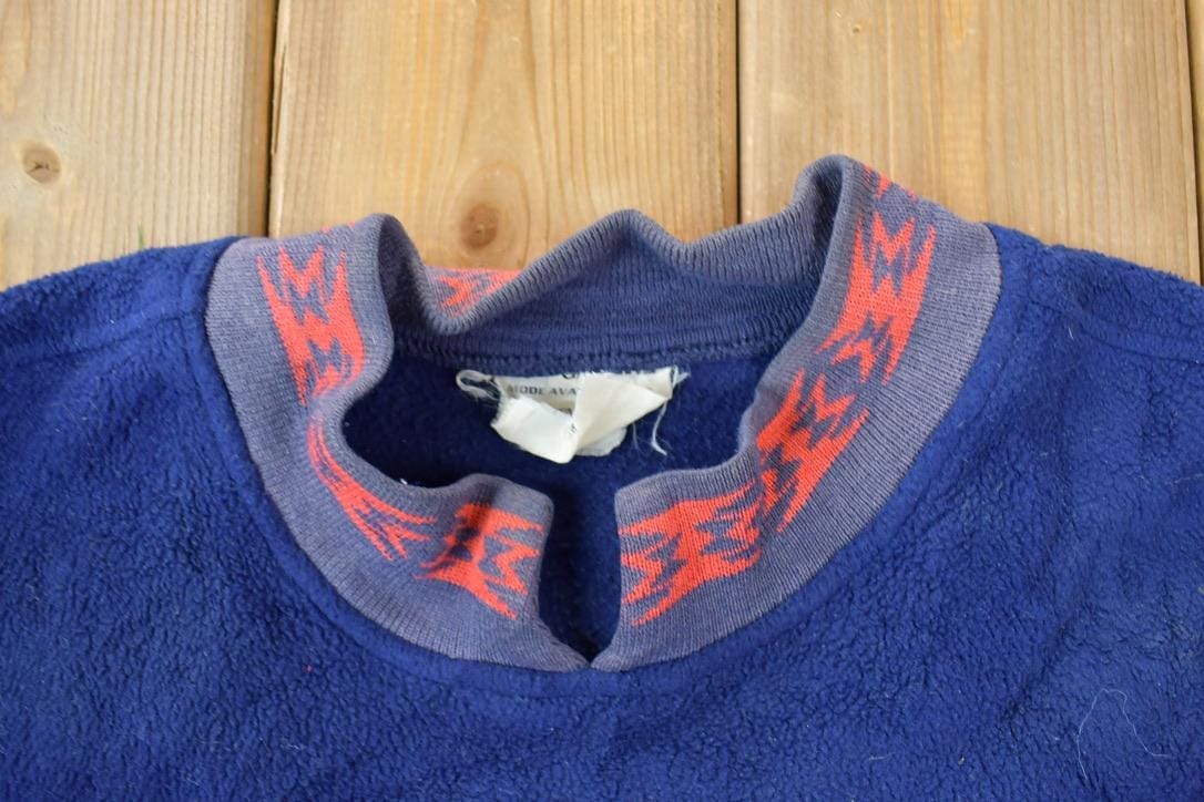 Vintage 1990s Avalanche Fleece Sweater / Outdoorsman / 90s Sweater / Streetwear / Hiking / Fleece Zip up from propervintagecanada