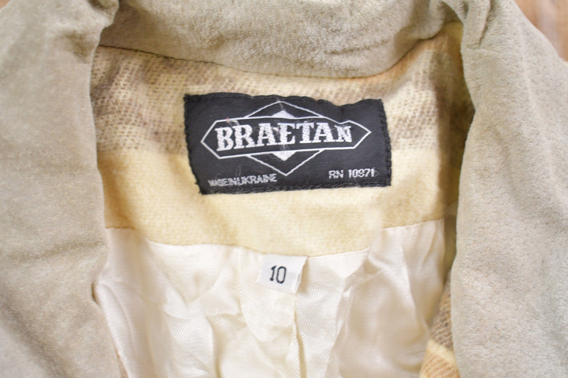 Vintage 1990s Aztec All Over Print Wool Blazer Women's M from propervintagecanada