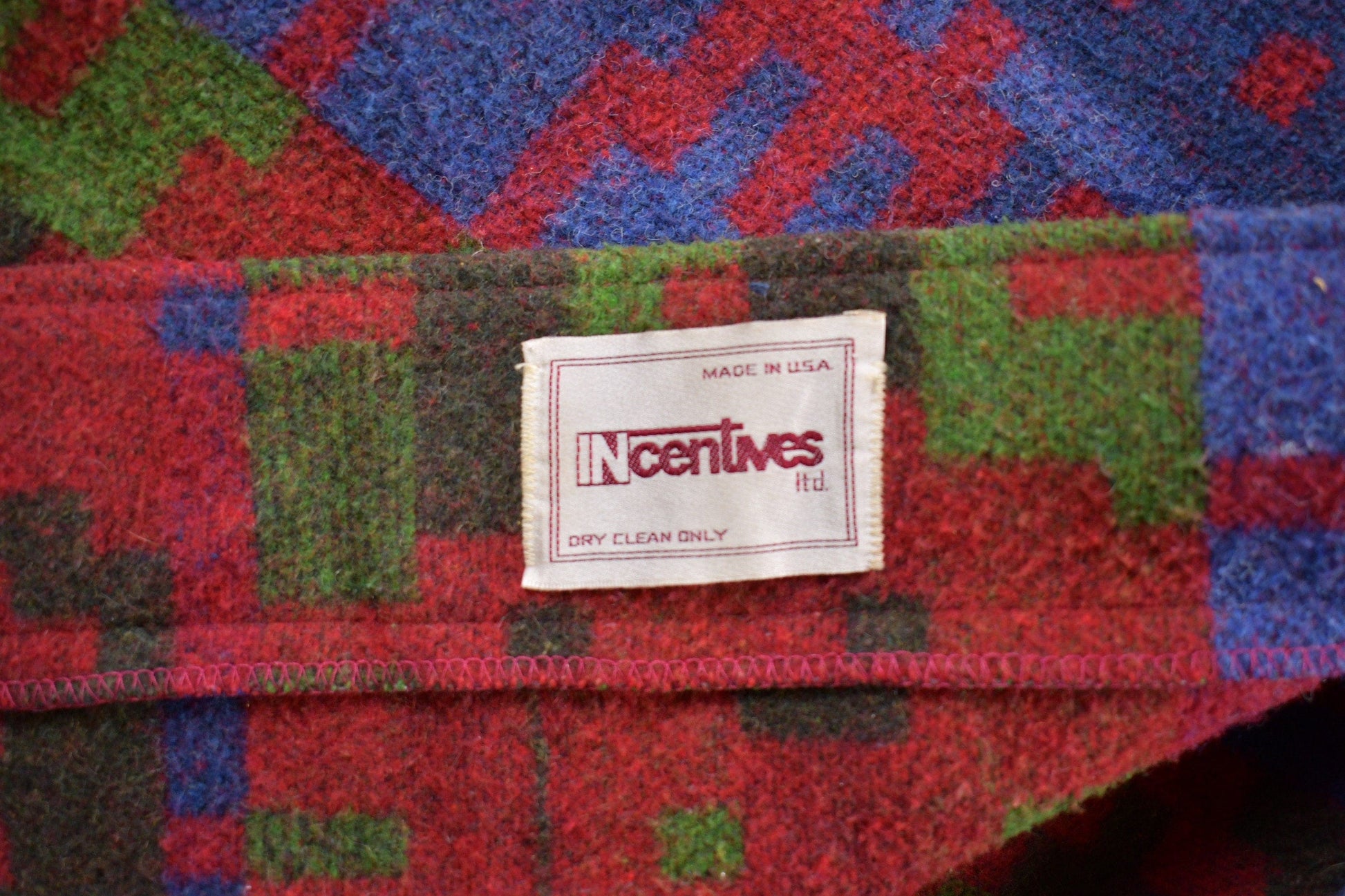Vintage 1990s AZTEC Pattern Fleece Poncho Jacket Men's XL from propervintagecanada