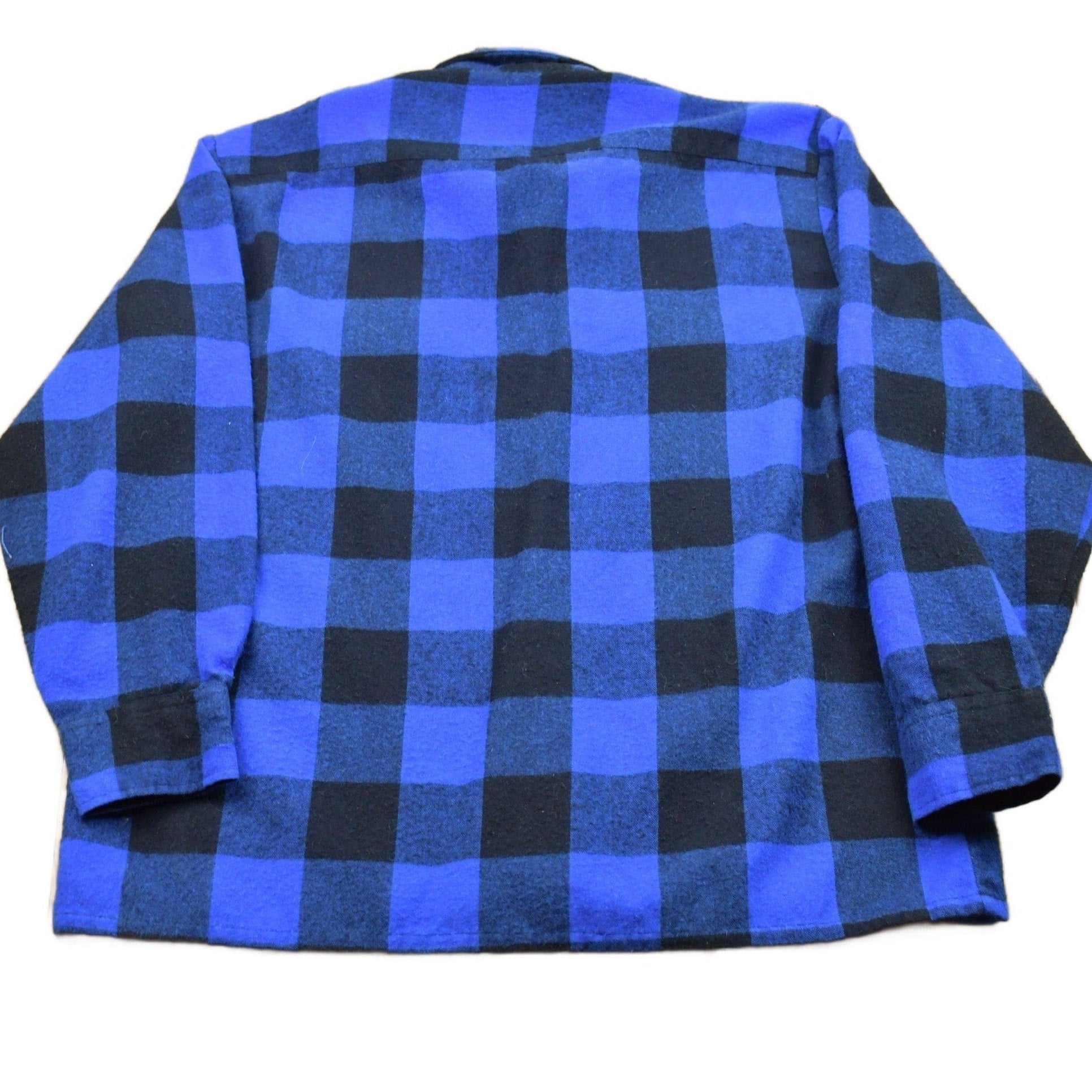 Vintage 1990s Back Packer Lined Plaid Button Up Shirt Men's XL from propervintagecanada