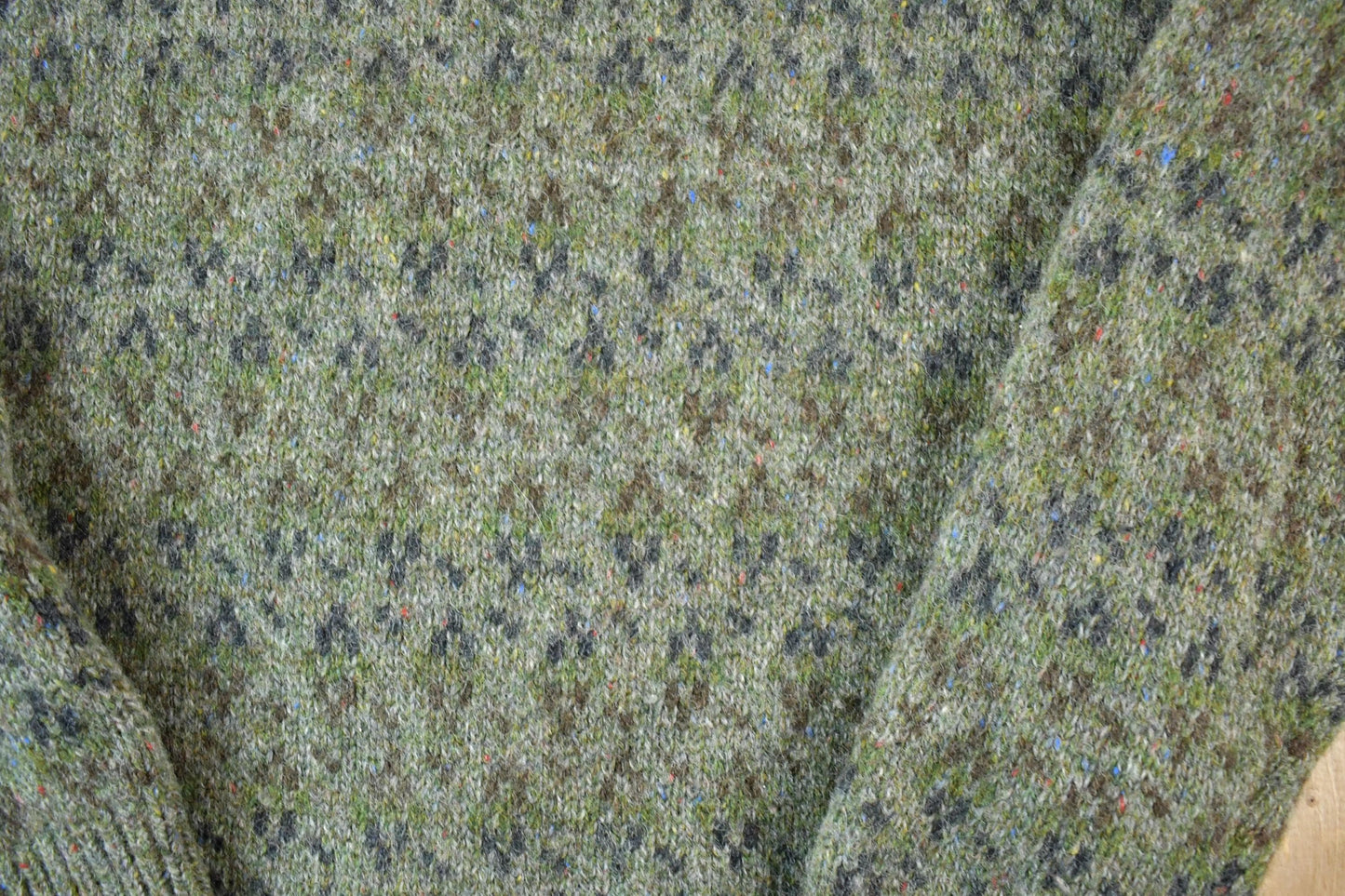 Vintage 1990s Banana Republic Safari And Travel Pure Wool Knit Abstract Pattern Crewneck Sweater Mens Medium from propervintagecanada